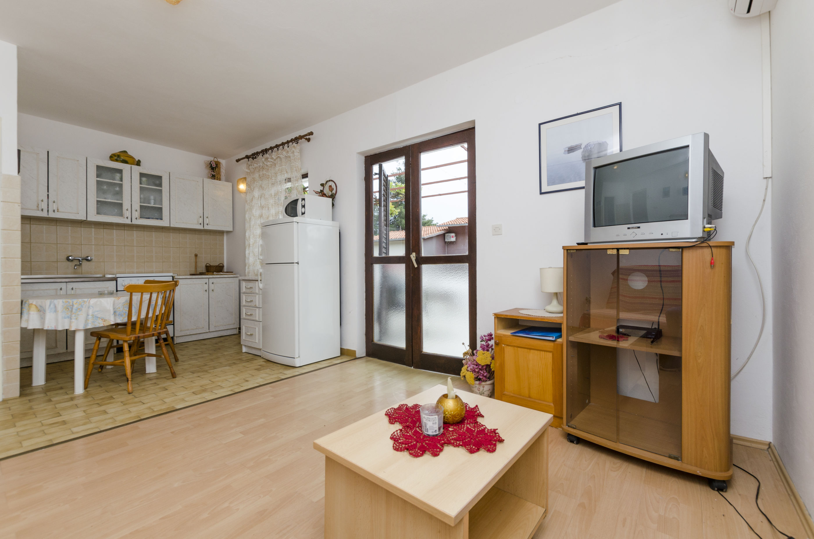 Apartments Tonin 18771-A2