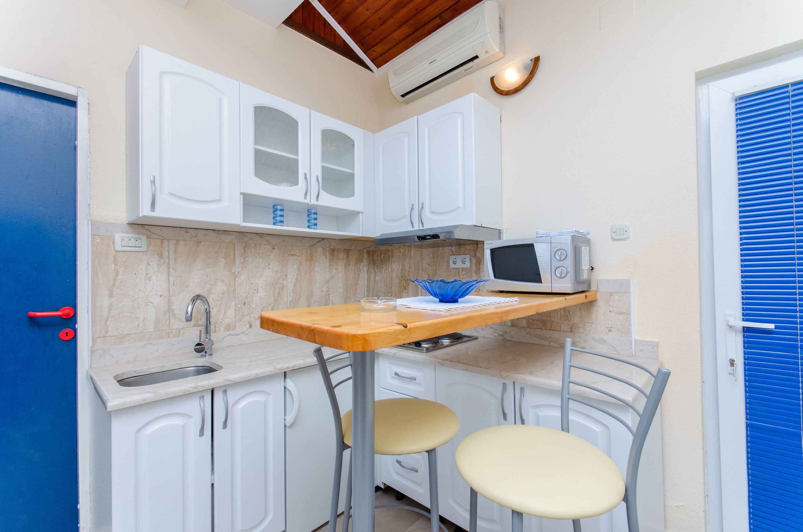 Apartments and Room Napoli 43631-A1