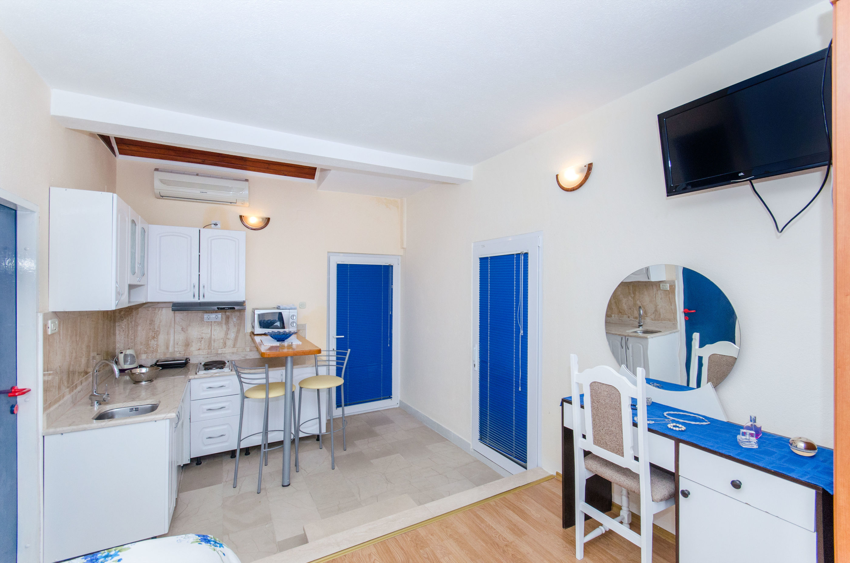 Apartments and Room Napoli 43631-A1