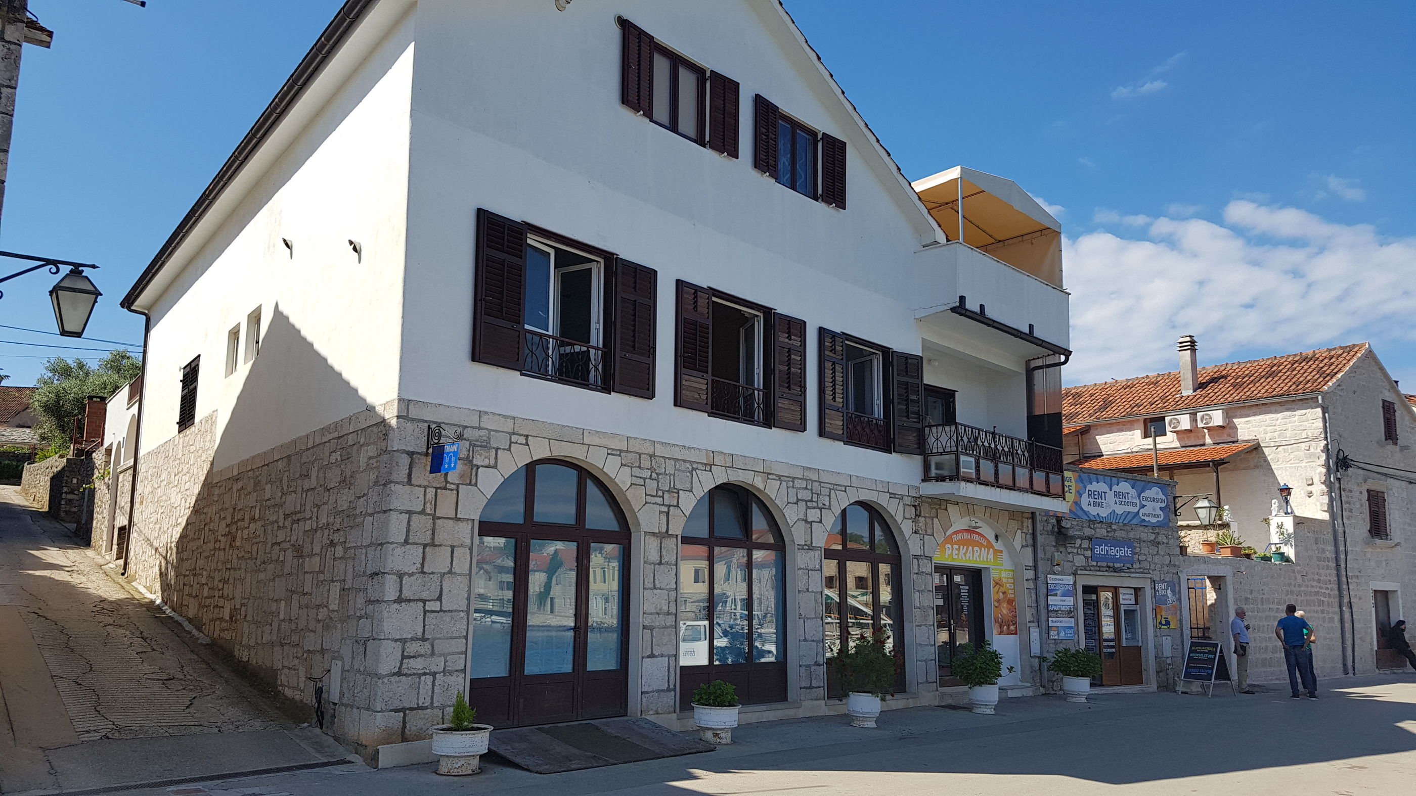Apartments Jerko 16741-A2