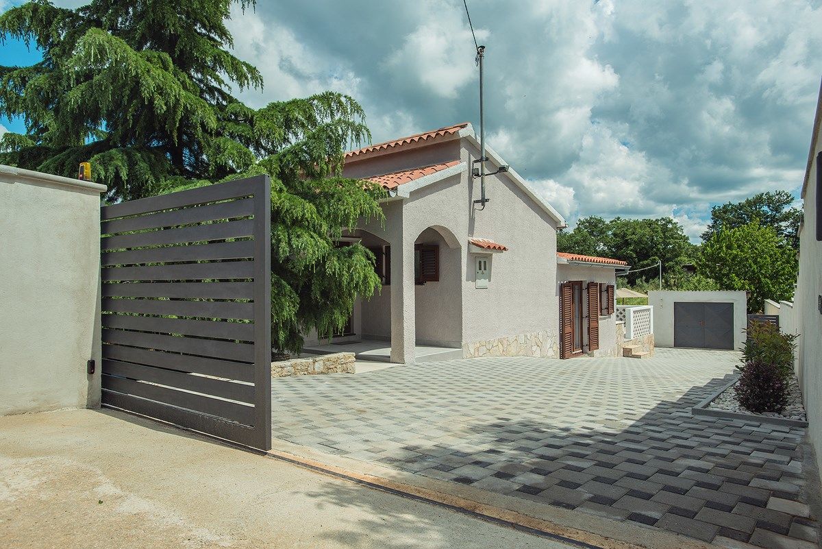Villa Paola 73928-K1