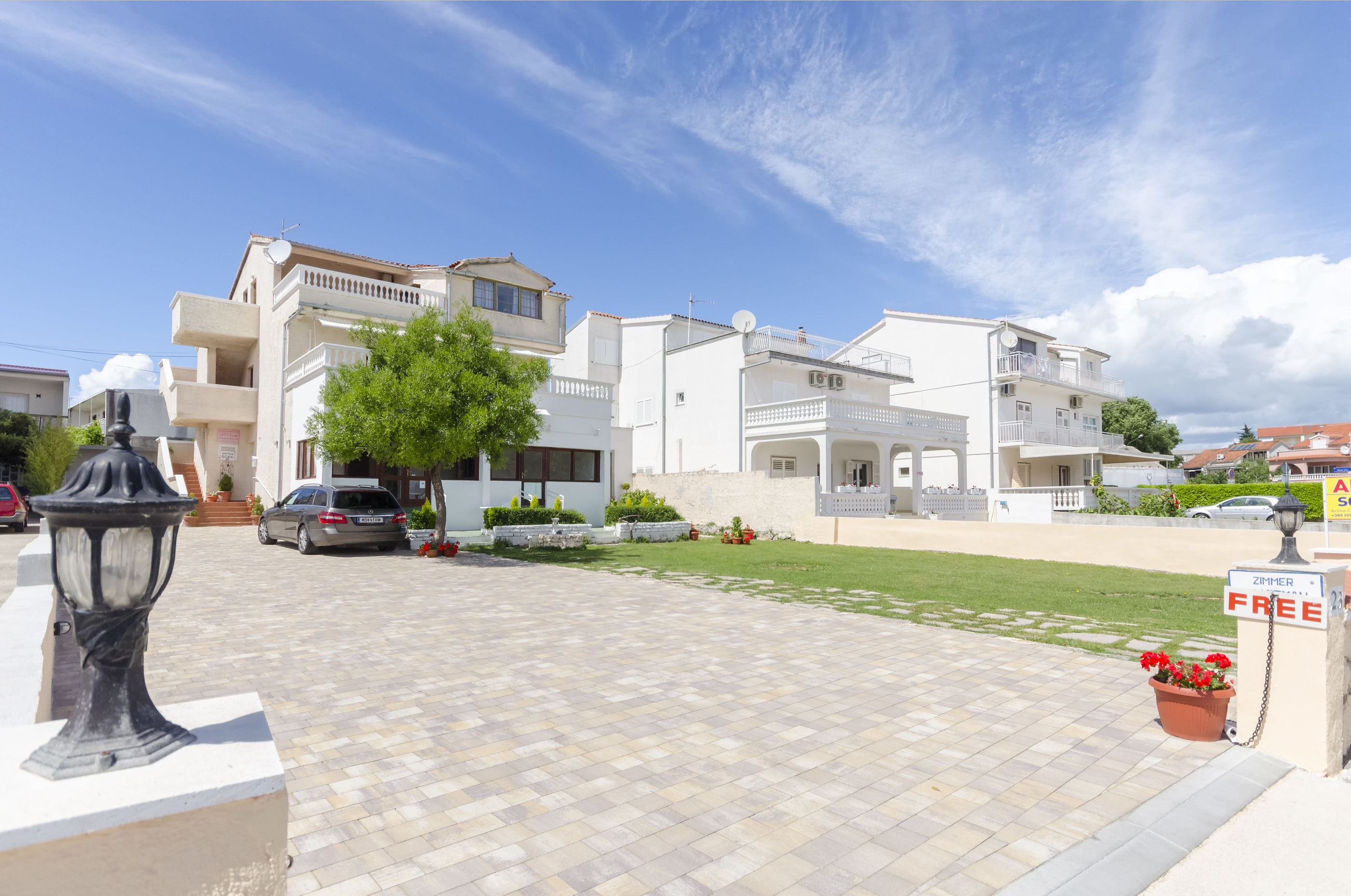 Apartment and Rooms Artina 25091-S4