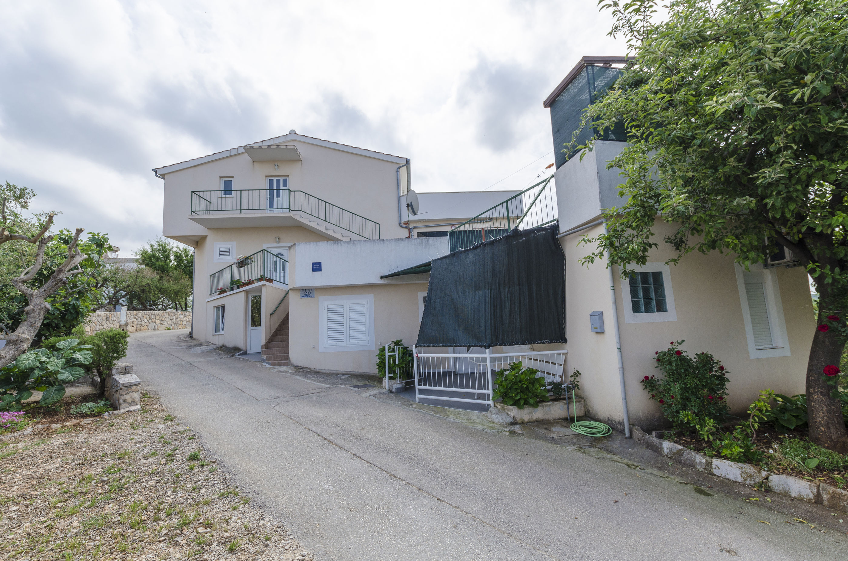 Apartments and Room Janja 50381-A2