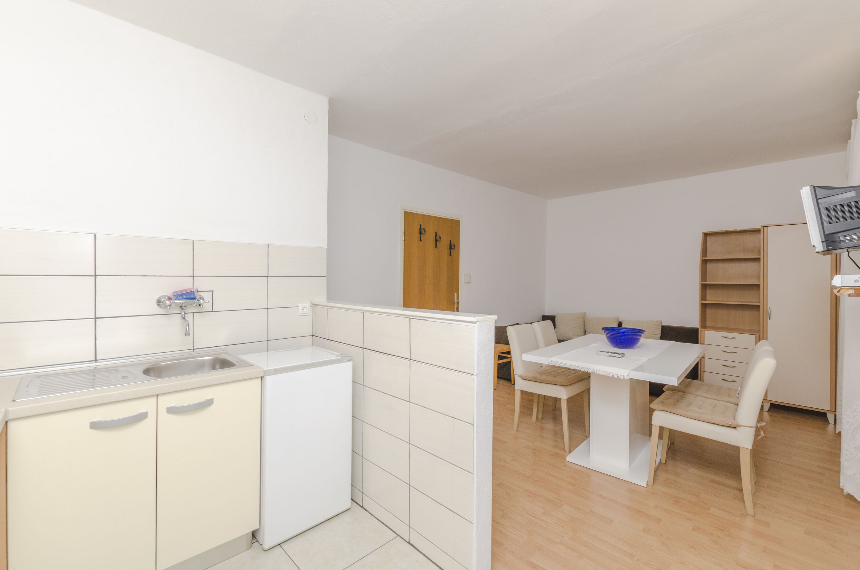 Apartments and Room Janja 50381-A2