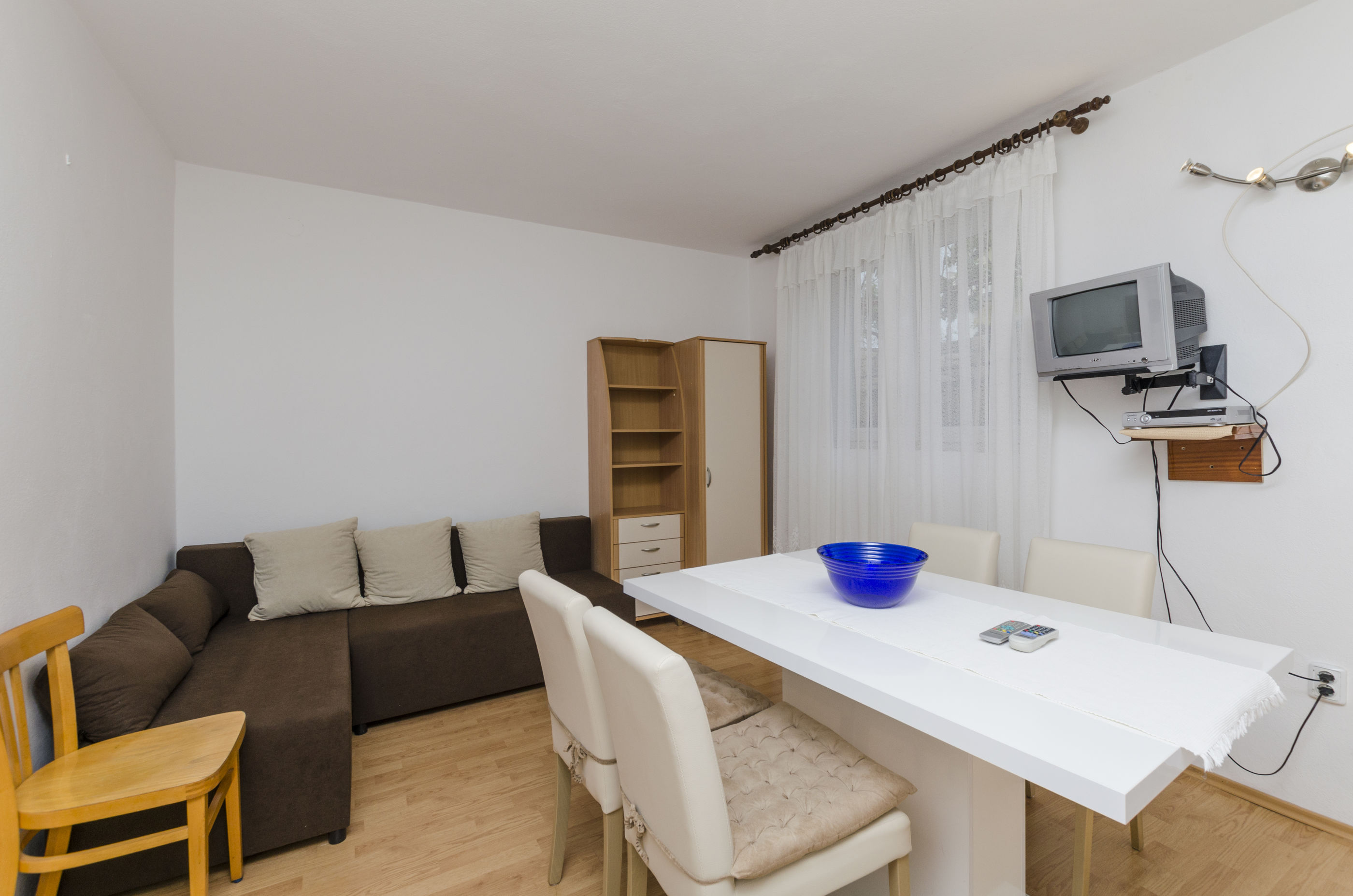 Apartments and Room Janja 50381-A2