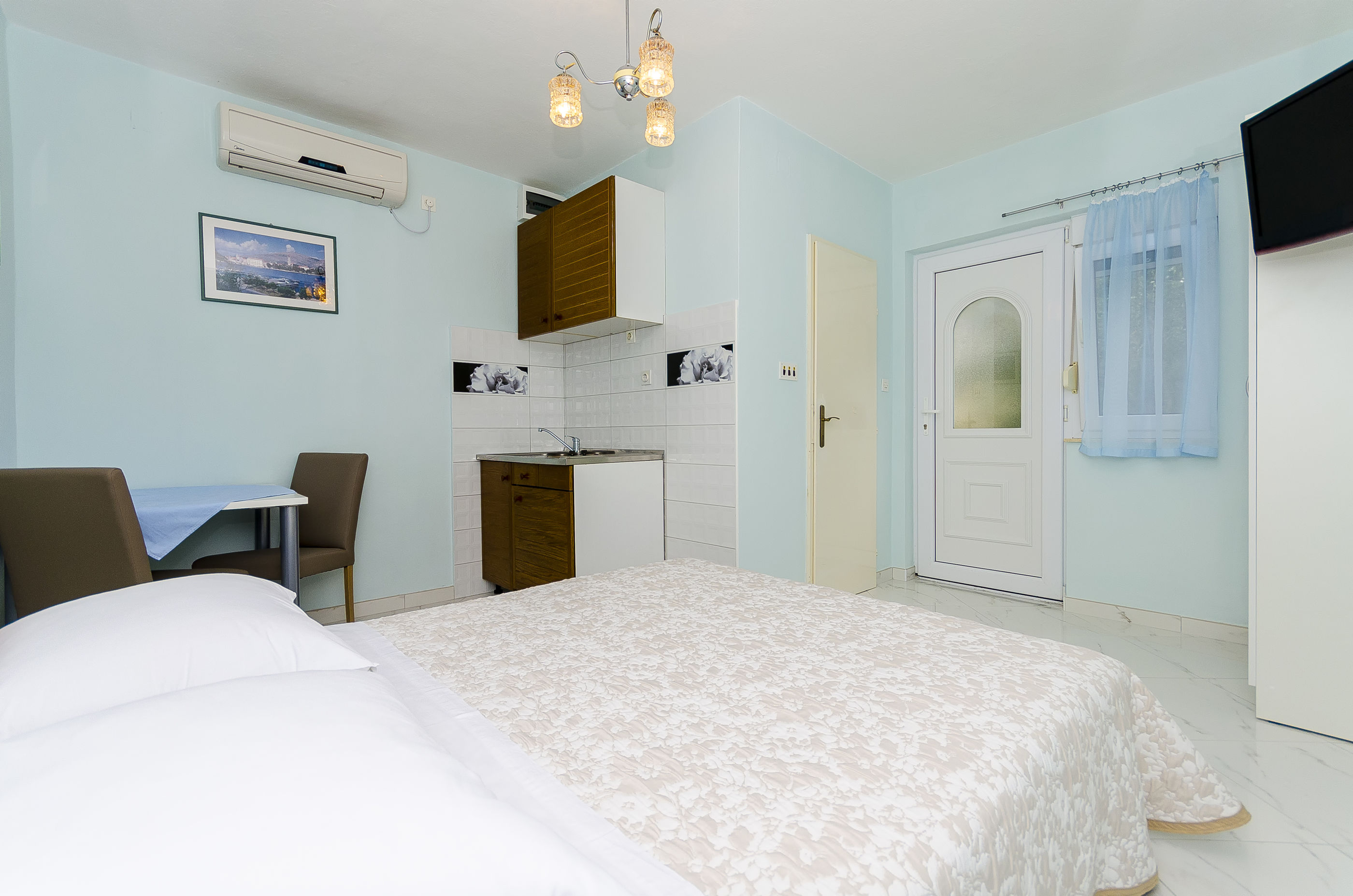 Apartments Vinko 43051-A1