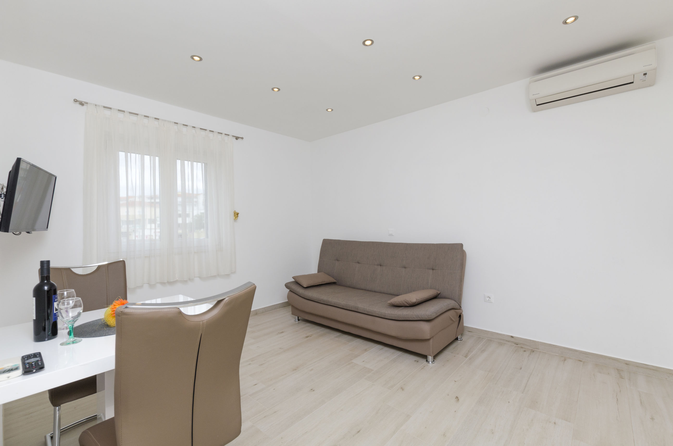Apartments Danica 41345-A1