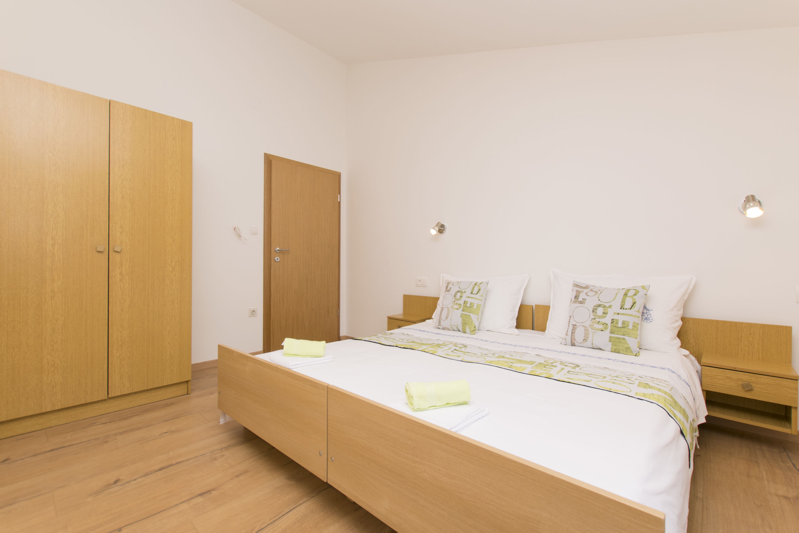 Apartments and Room Central Position 53491-A4