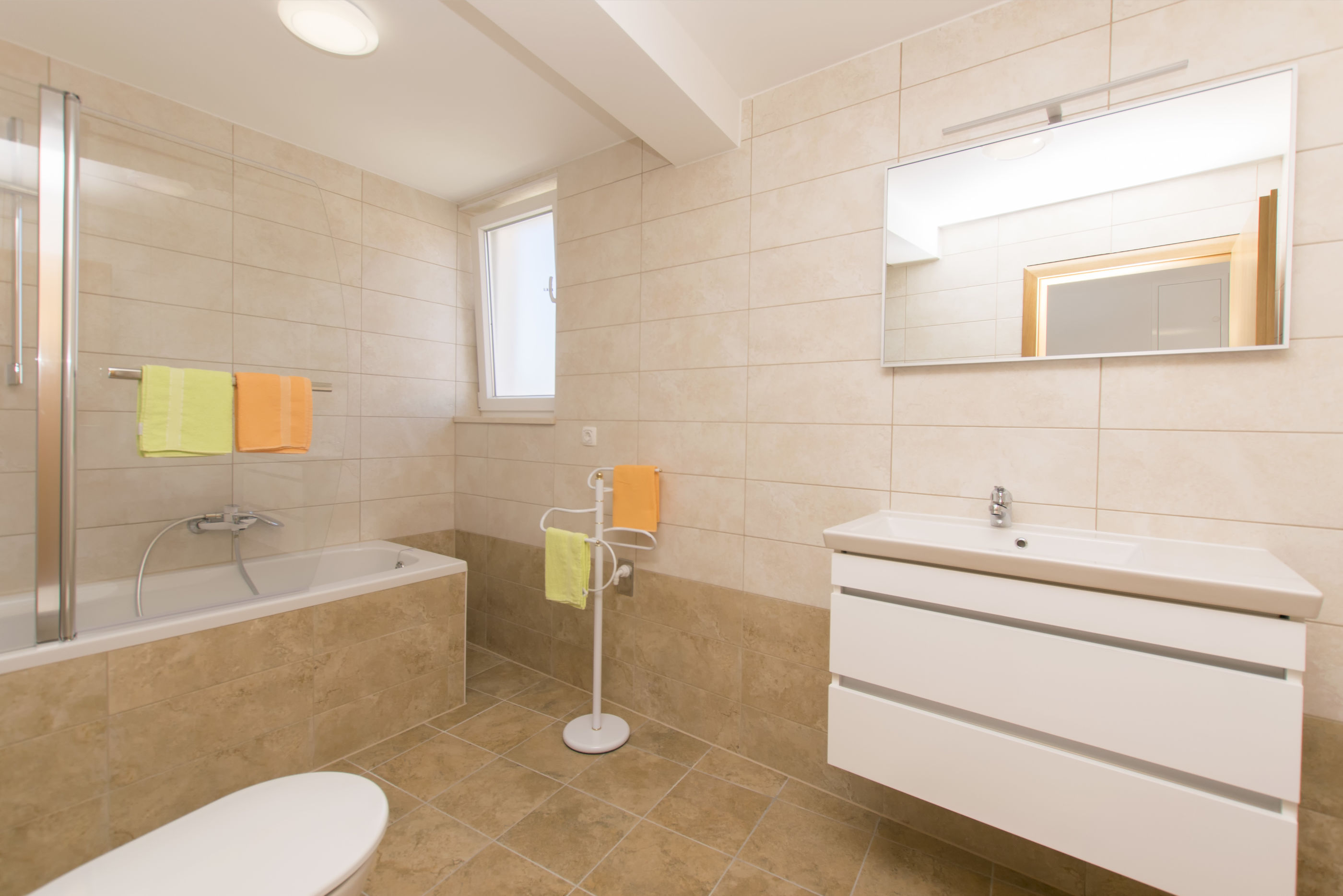 Apartments and Room Central Position 53491-A4