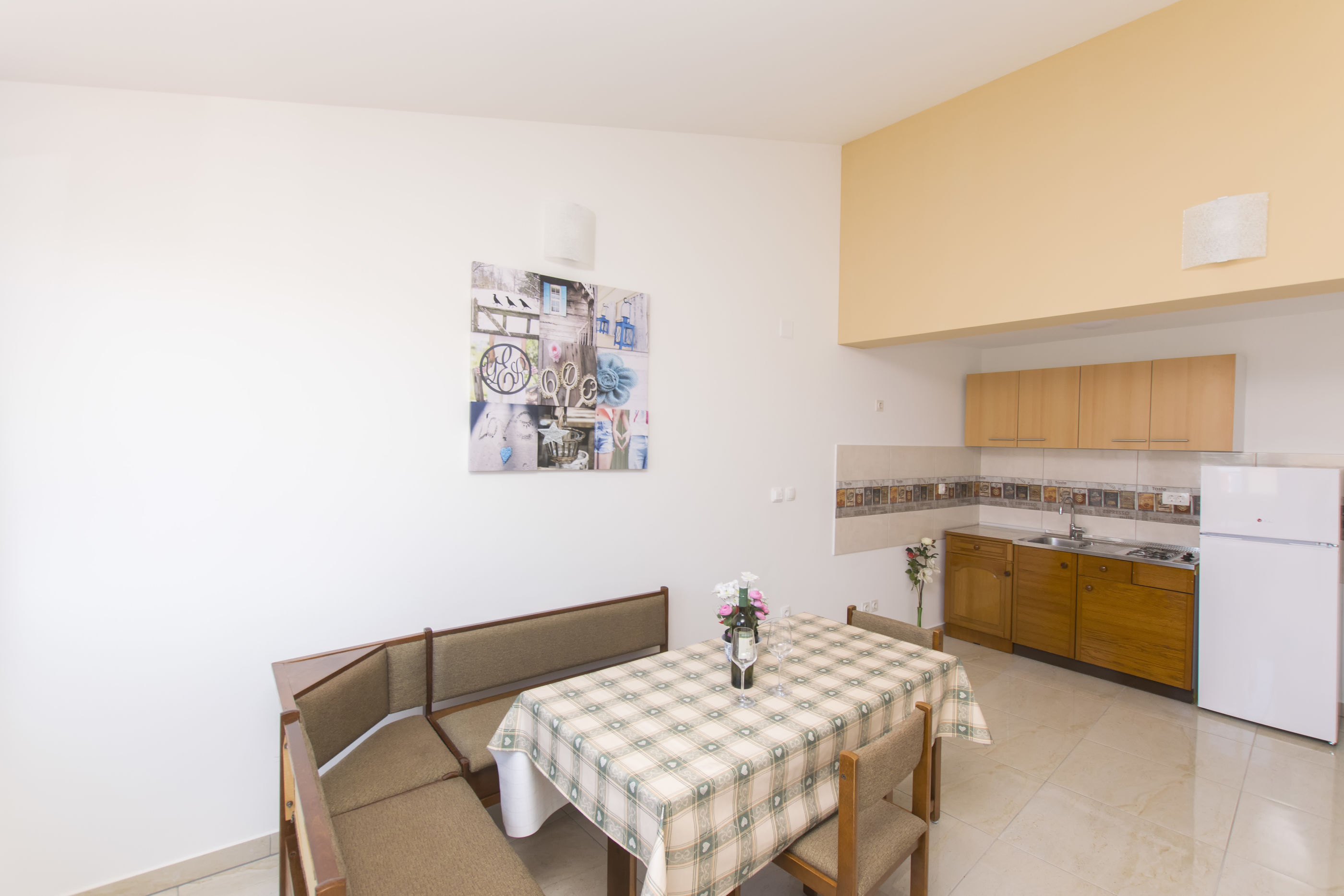 Apartments and Room Central Position 53491-A4