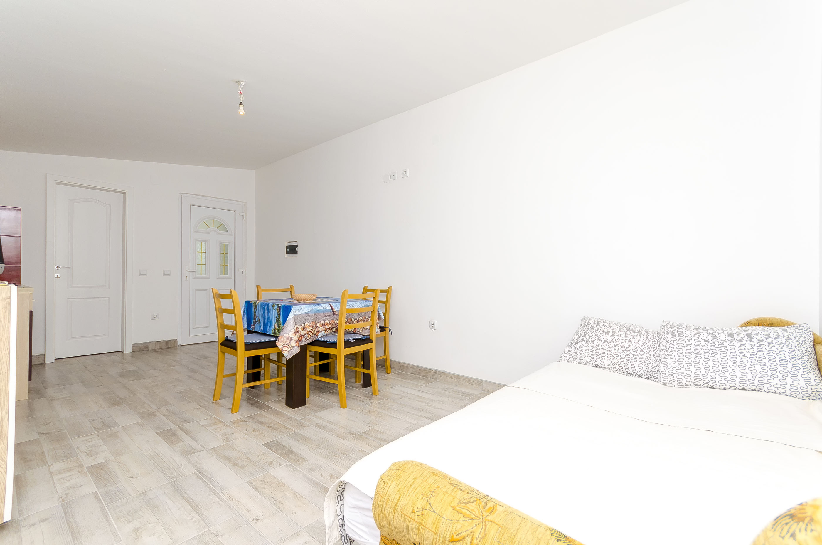 Apartments Mirko i Anda 38051-A2