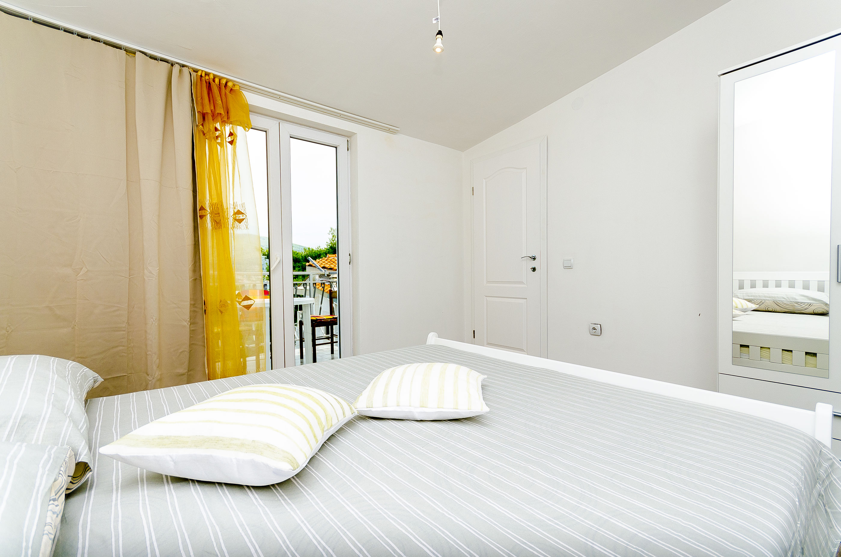 Apartments Mirko i Anda 38051-A2