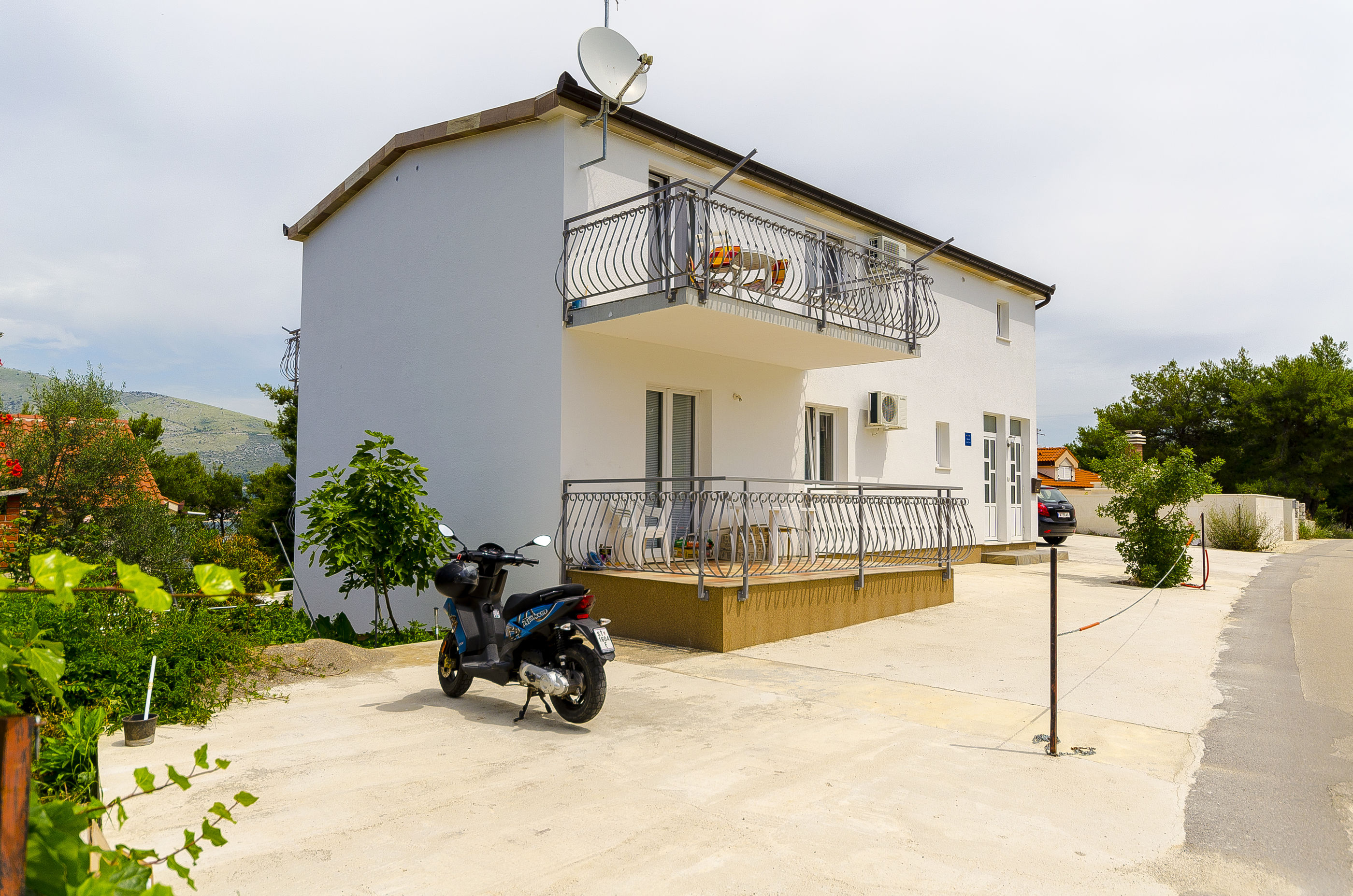 Apartments Mirko i Anda 38051-A1