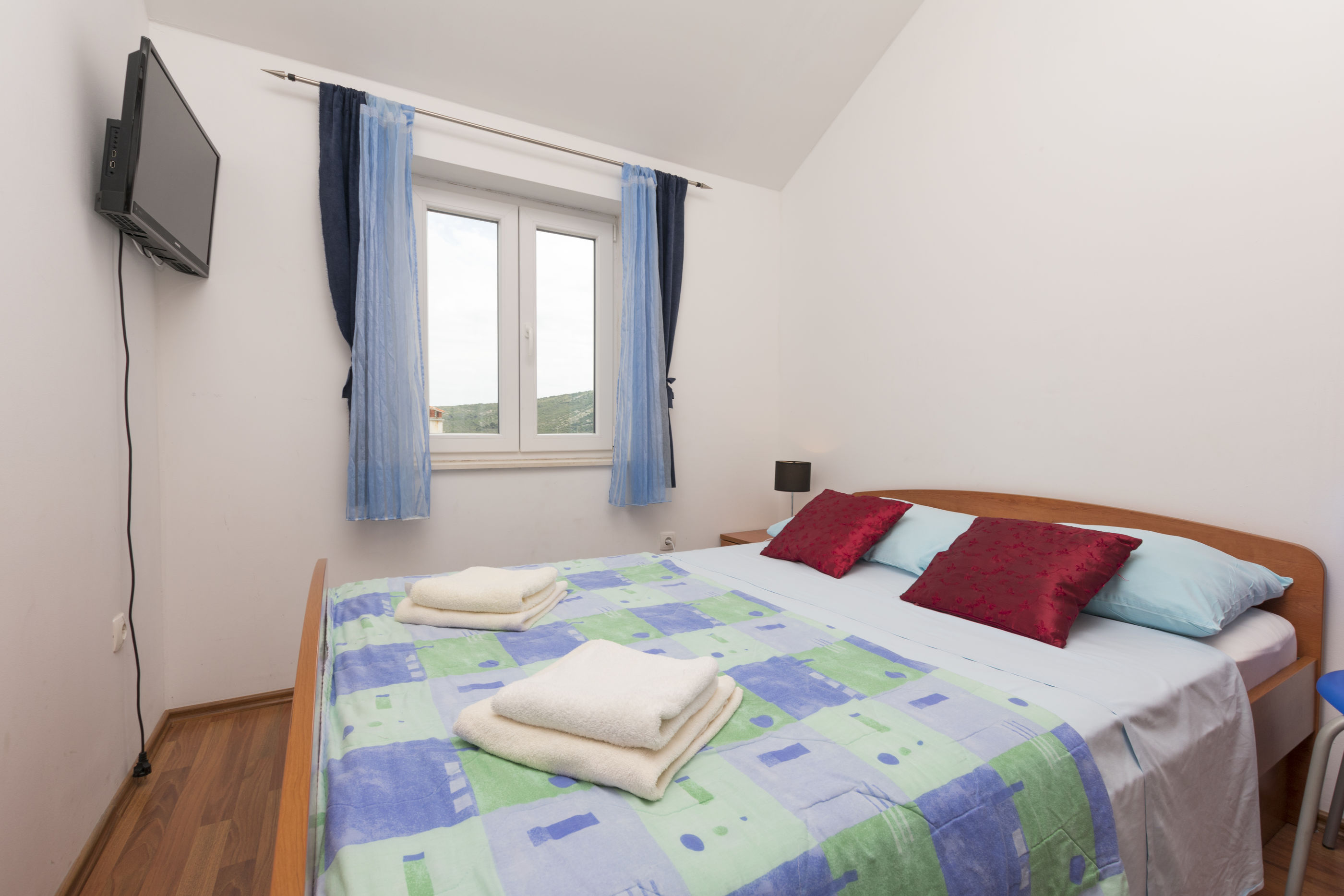 Apartments Vladimir 40483-A2