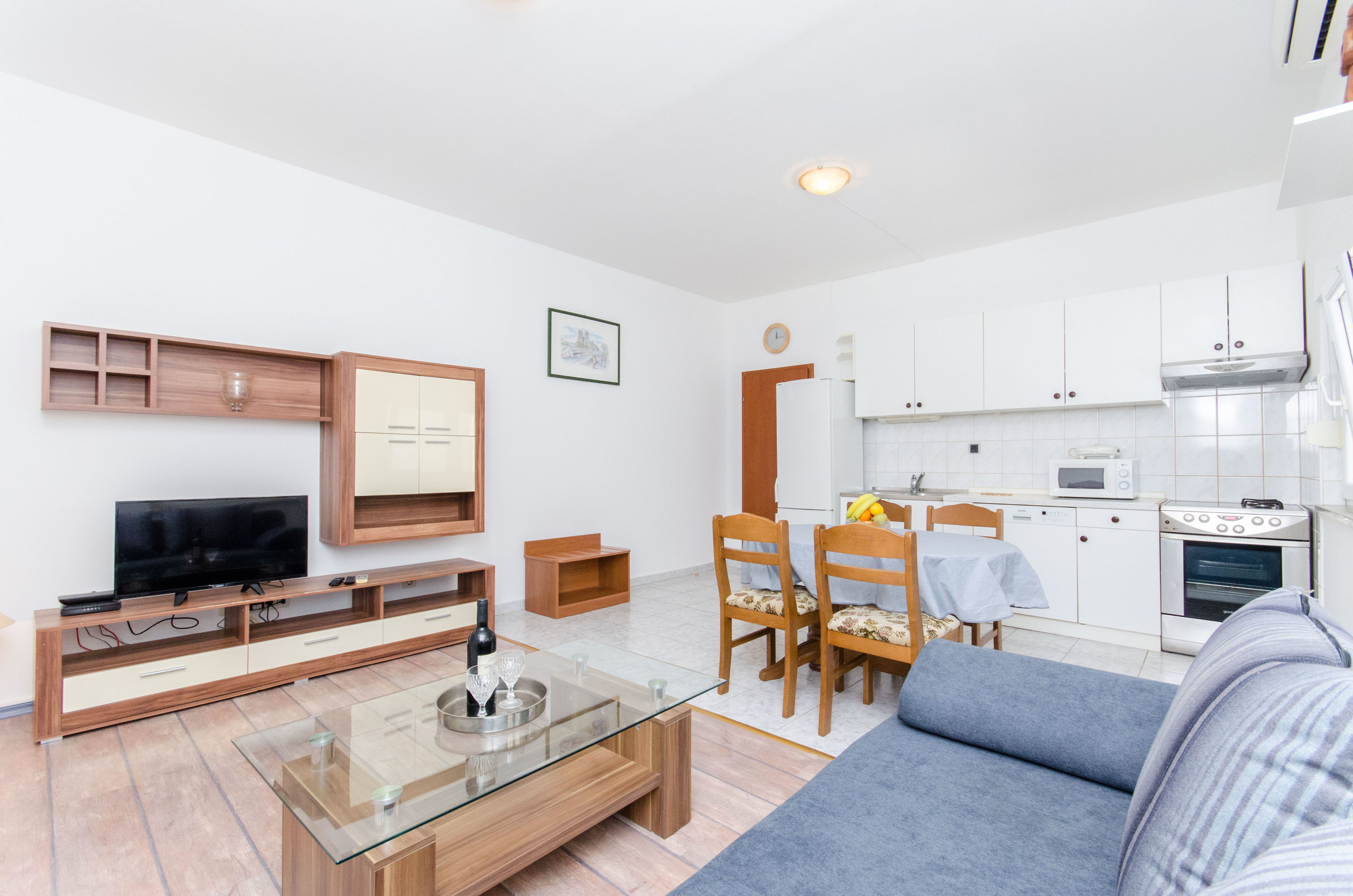Apartments and Rooms Iva 47621-A15