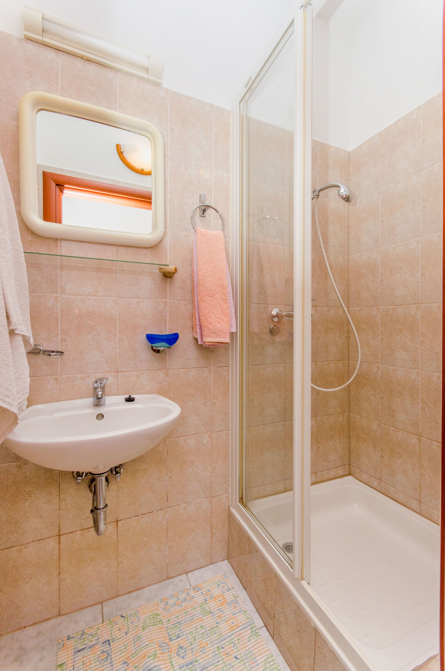 Apartments and Rooms Iva 47621-A15