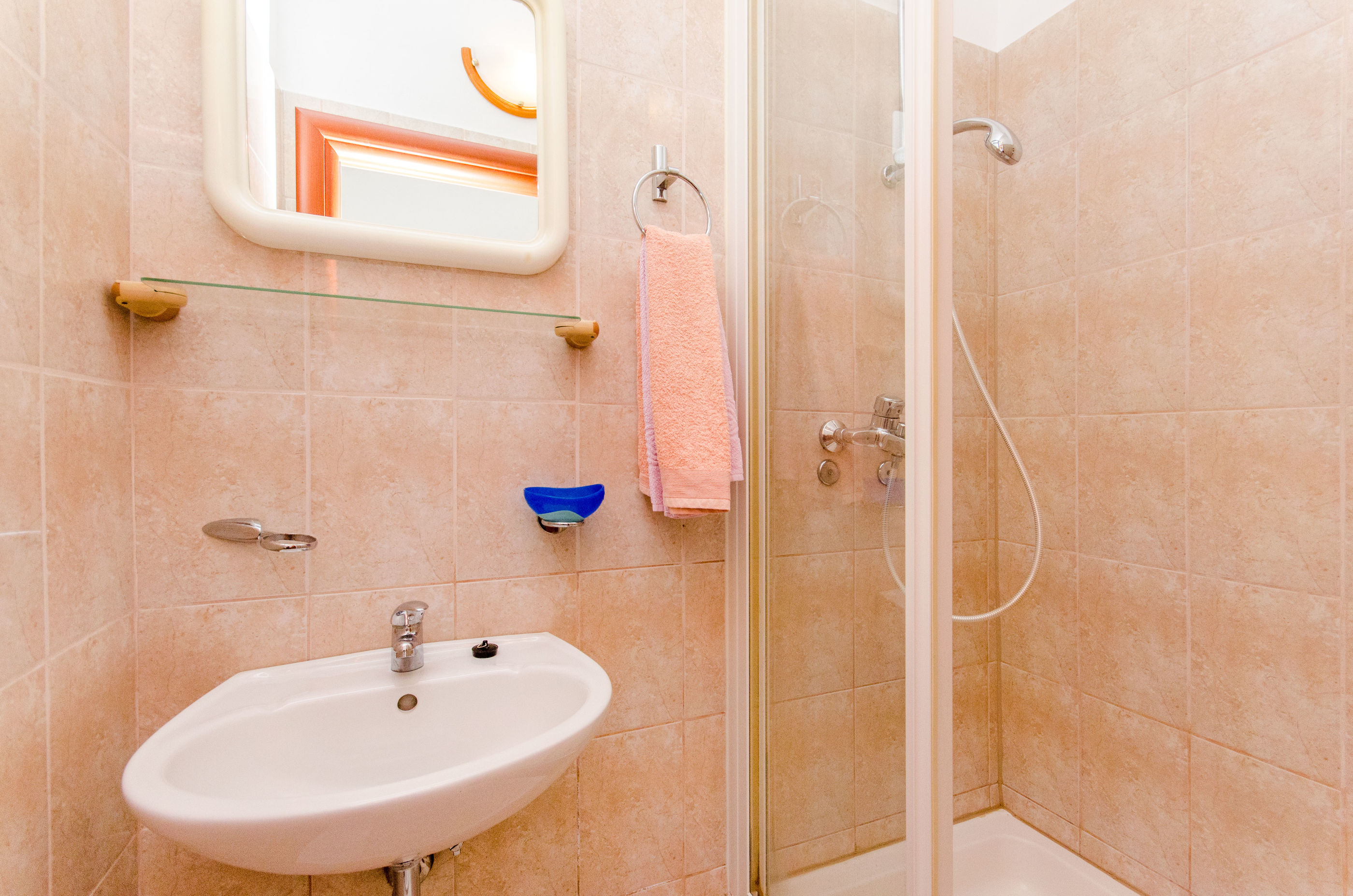 Apartments and Rooms Iva 47621-A15