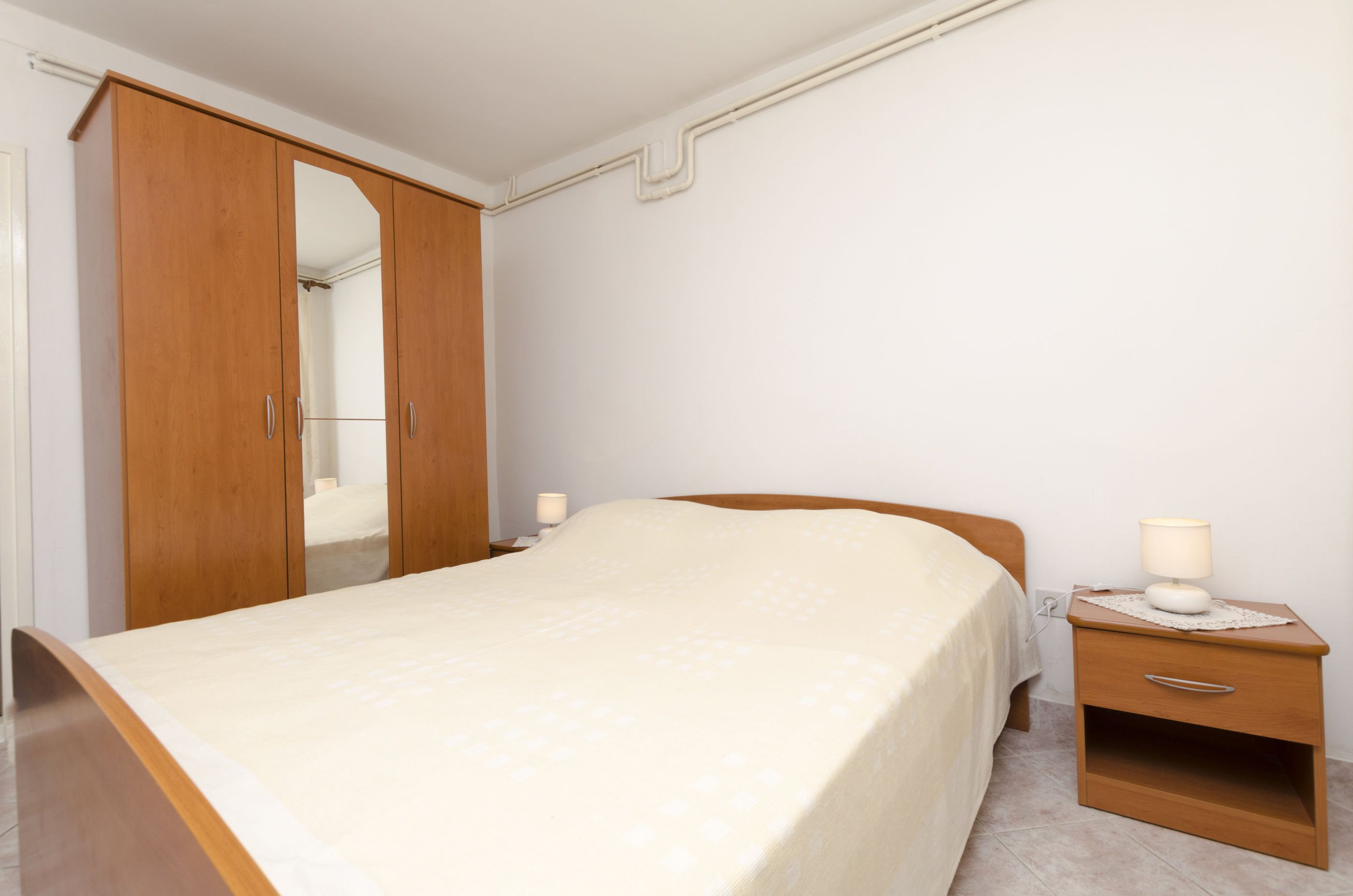 Apartments and Room Mate-Mare 45897-S1