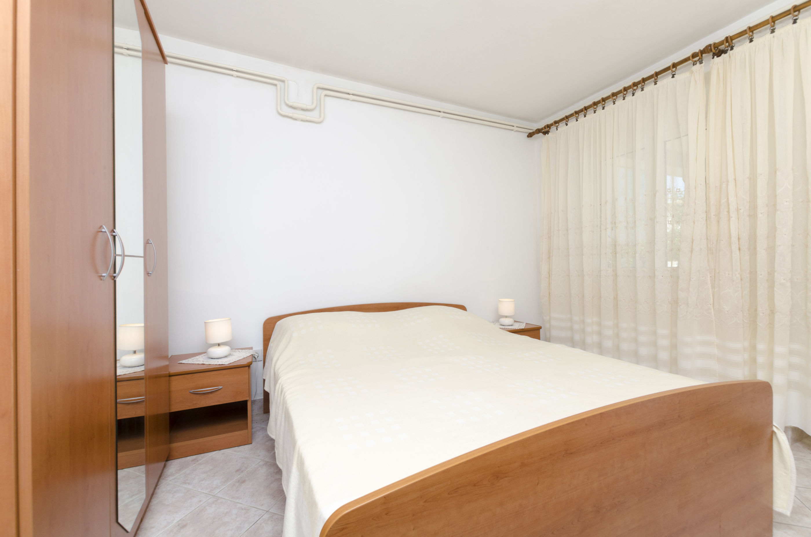 Apartments and Room Mate-Mare 45897-S1