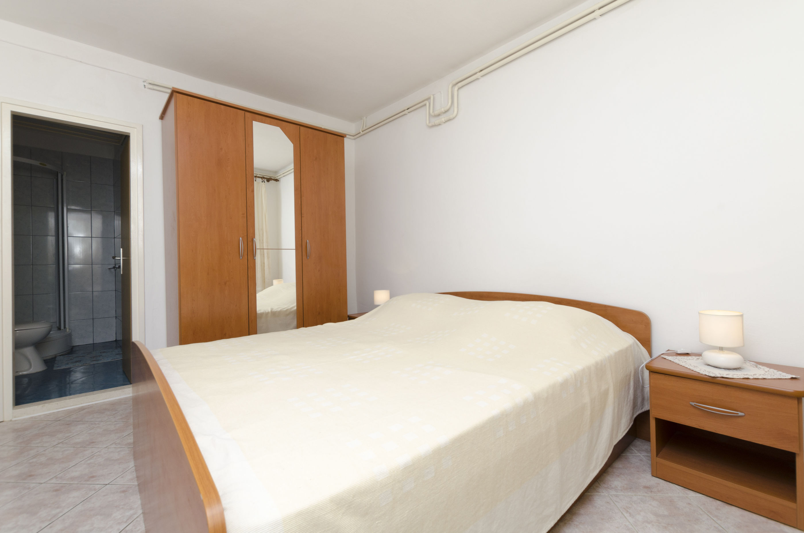 Apartments and Room Mate-Mare 45897-S1