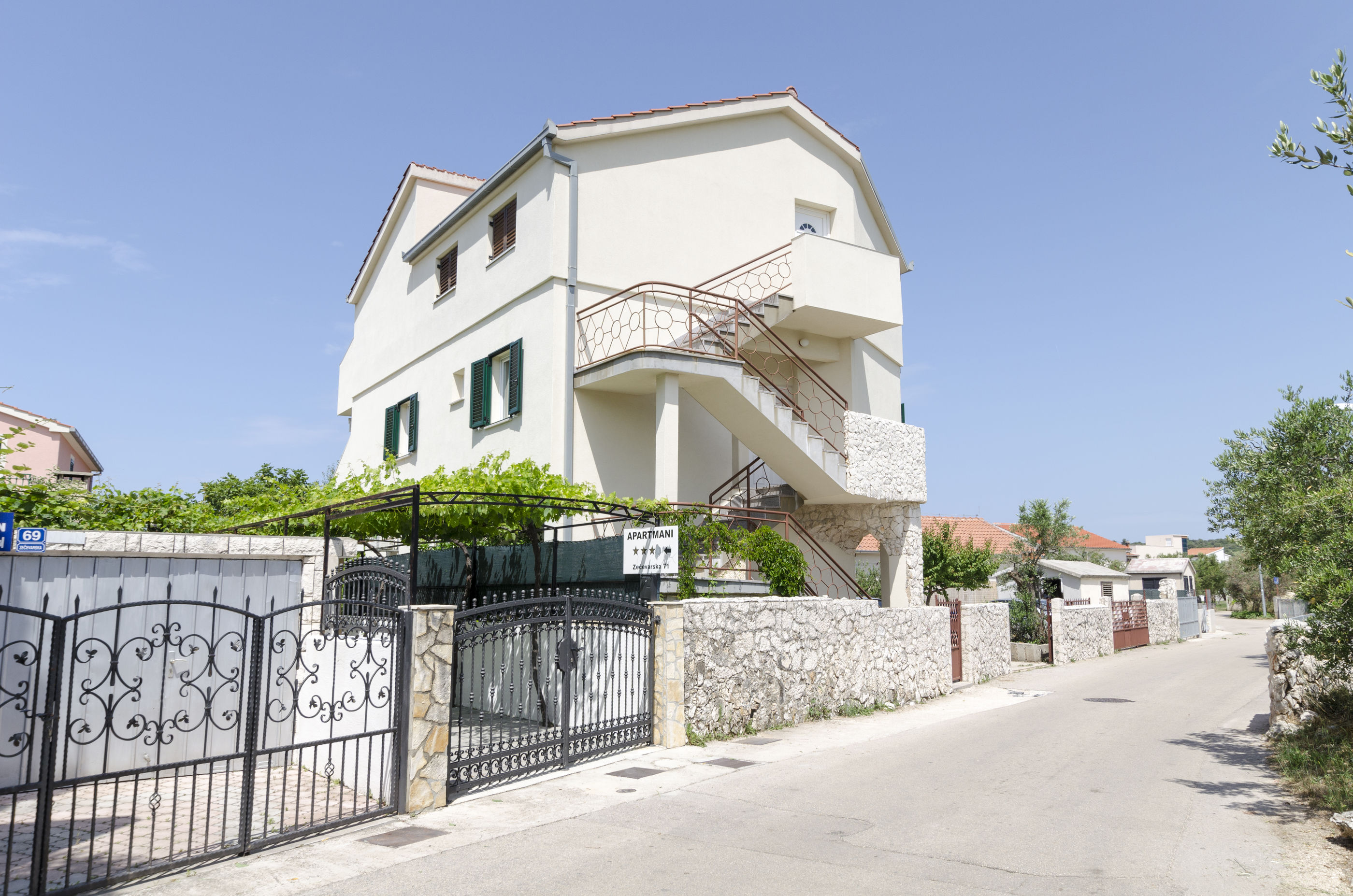 Apartments Vukić 26251-A2