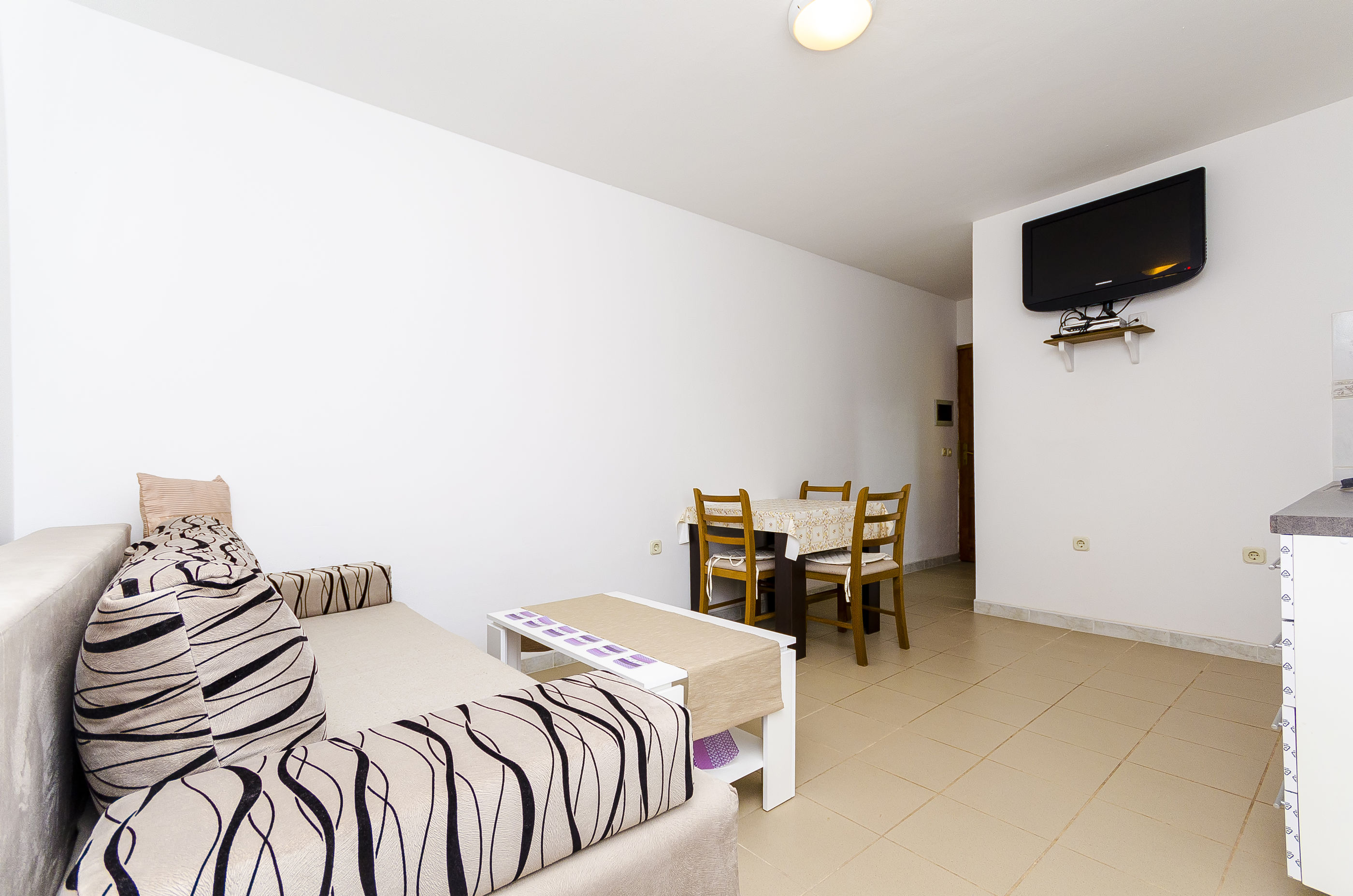 Apartments Mirko i Anda 38051-A3