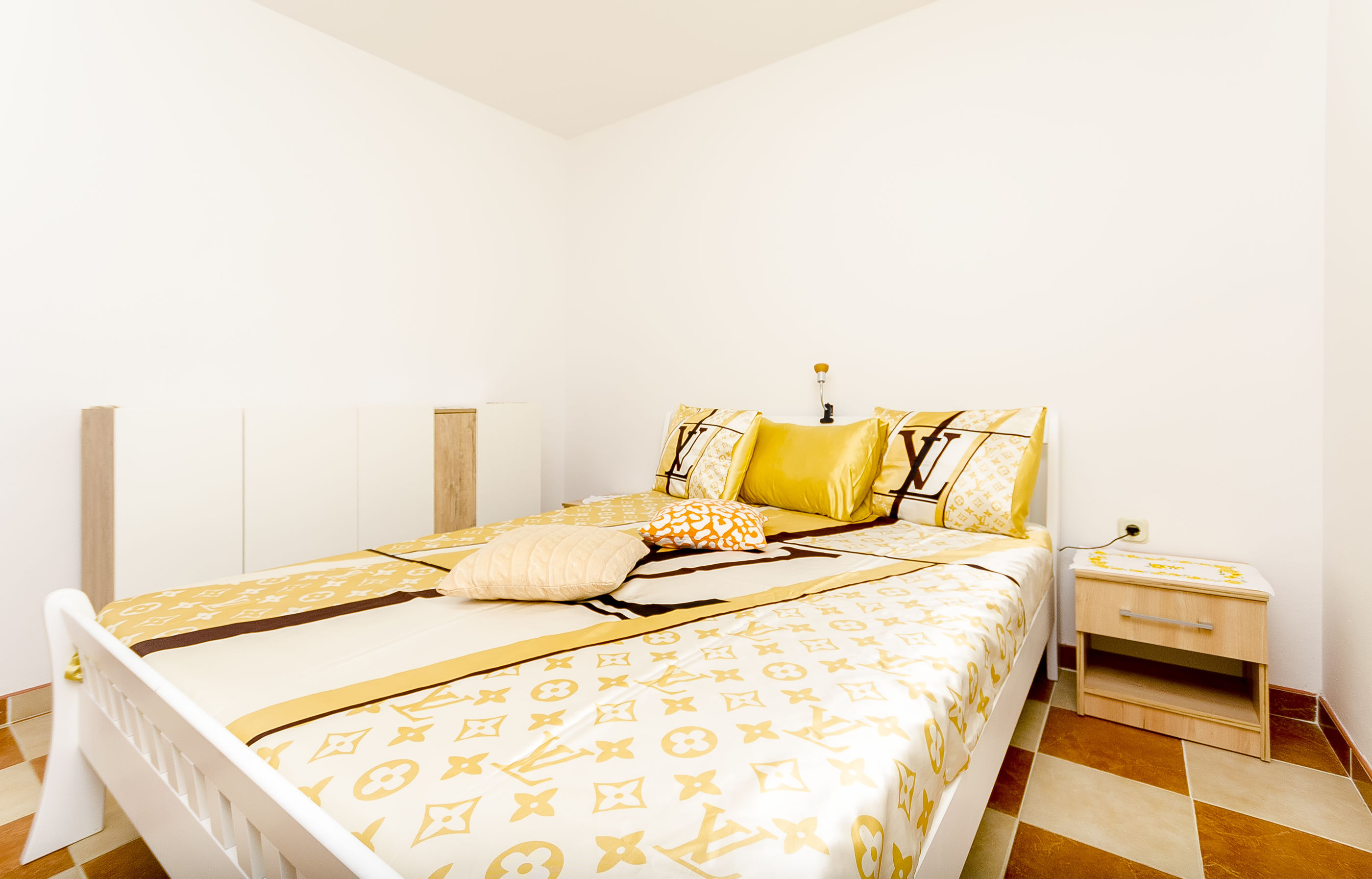 Apartments Mirko i Anda 38051-A4