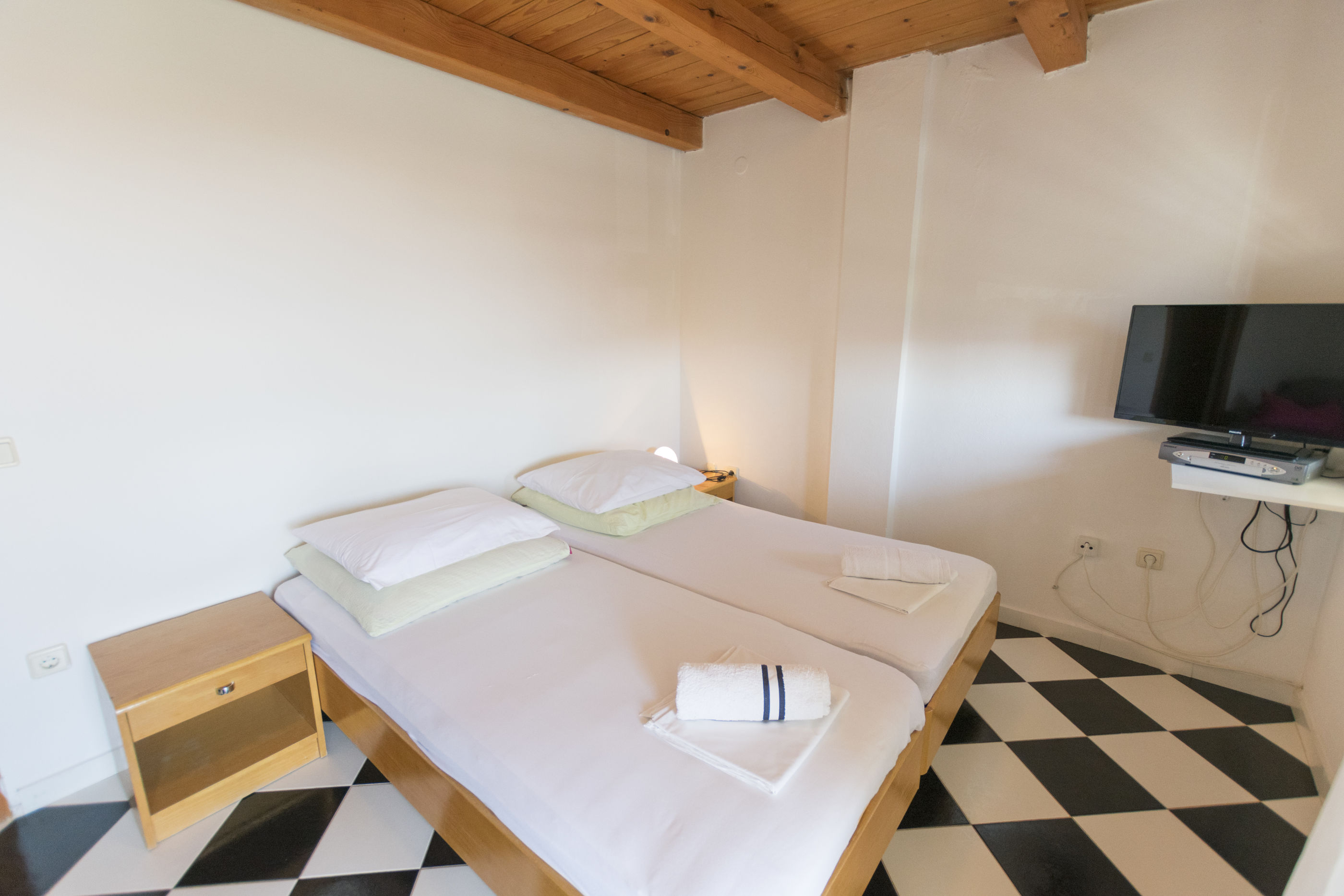 Apartments Grozdana 52461-A3
