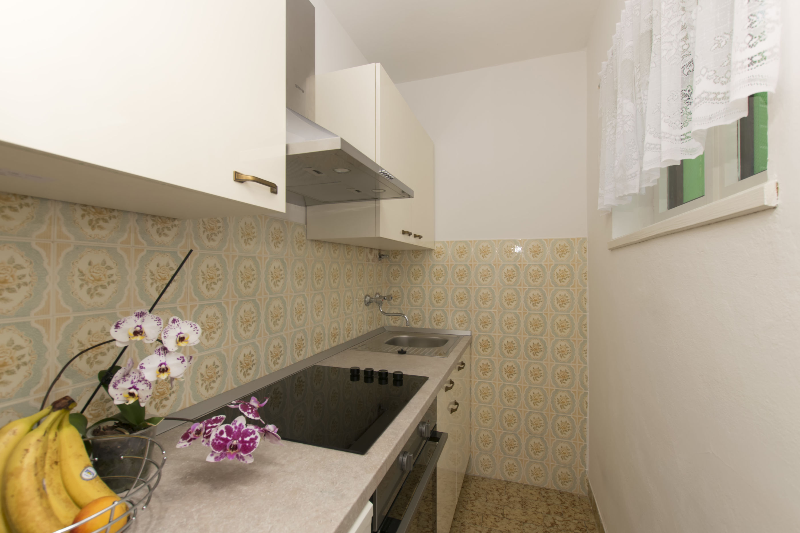 Apartment In the shadow 54871-A1