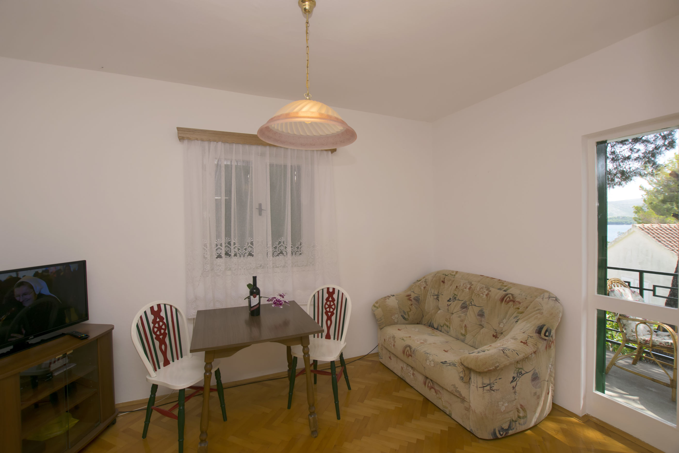 Apartment In the shadow 54871-A1
