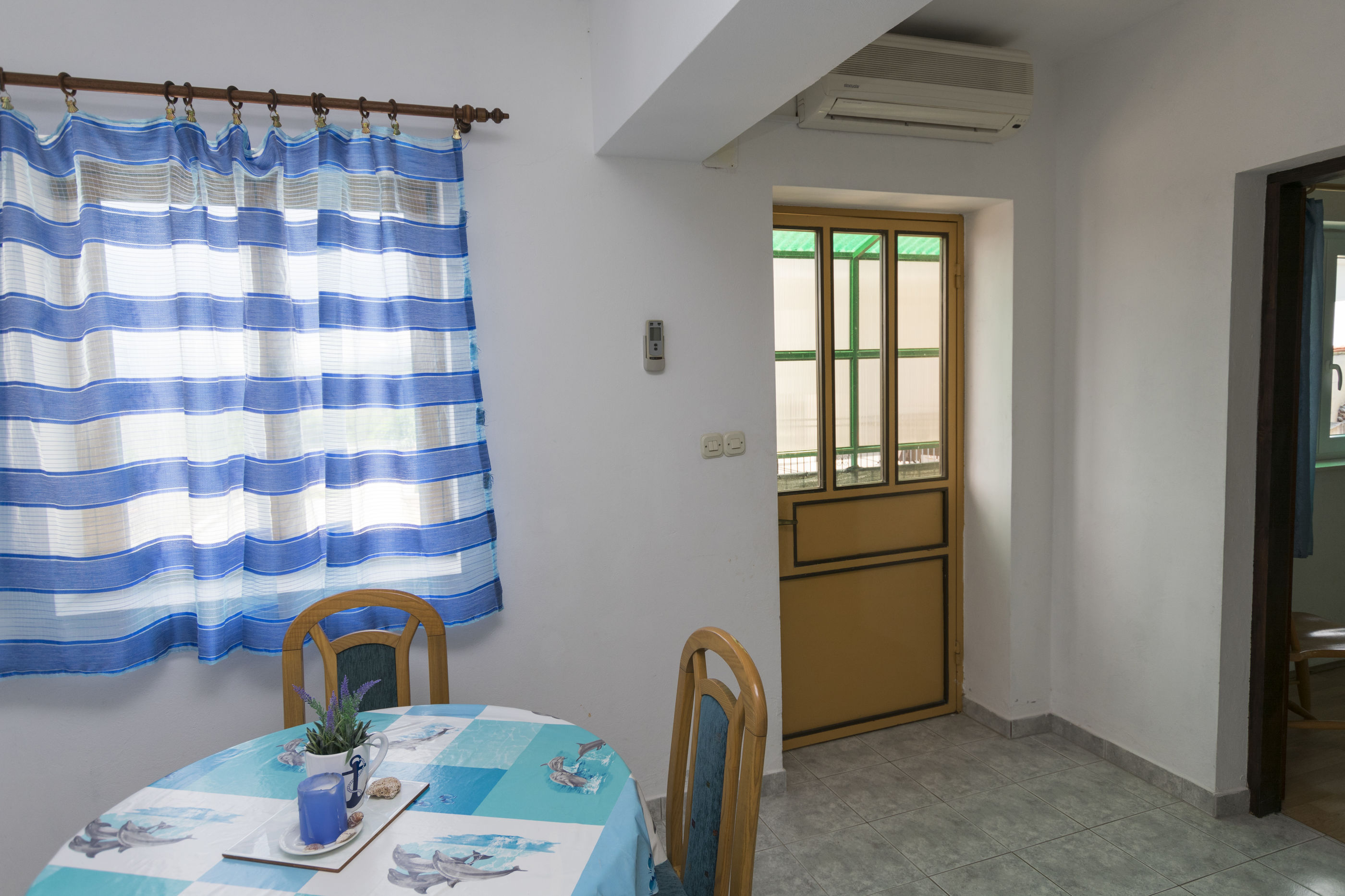 Apartments Ksenija 51051-A1