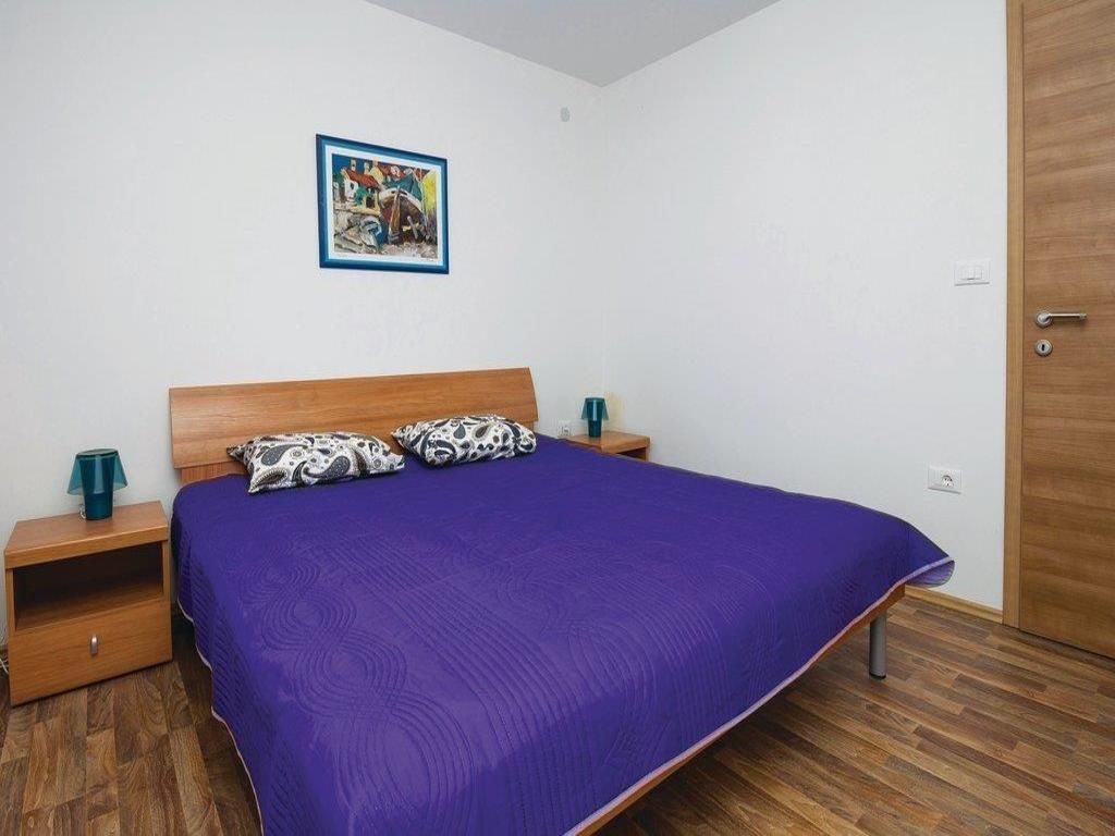 Apartments Gržić 54391-A1