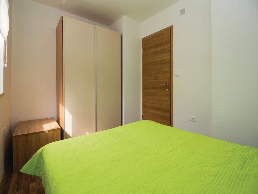 Apartments Gržić 54391-A1