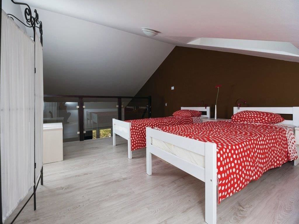 Apartments Gržić 54391-A1