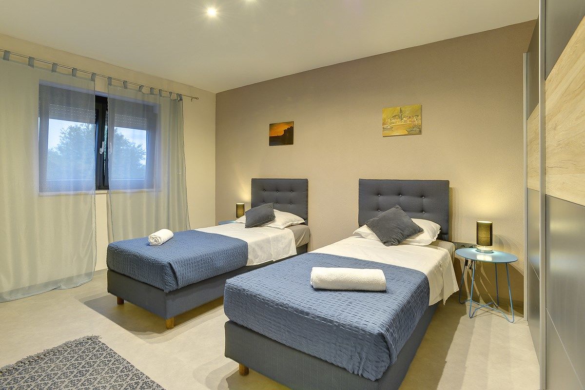 Villa Nika 73945-K1