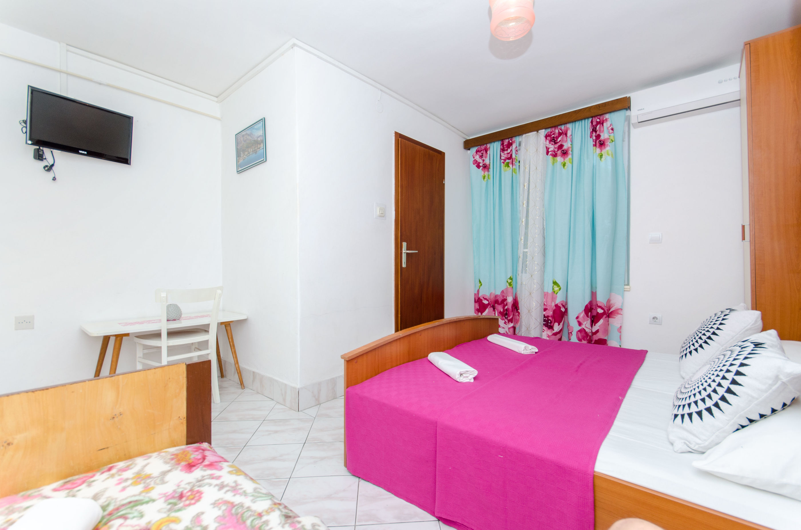Apartment and Rooms Ivan 45191-S2