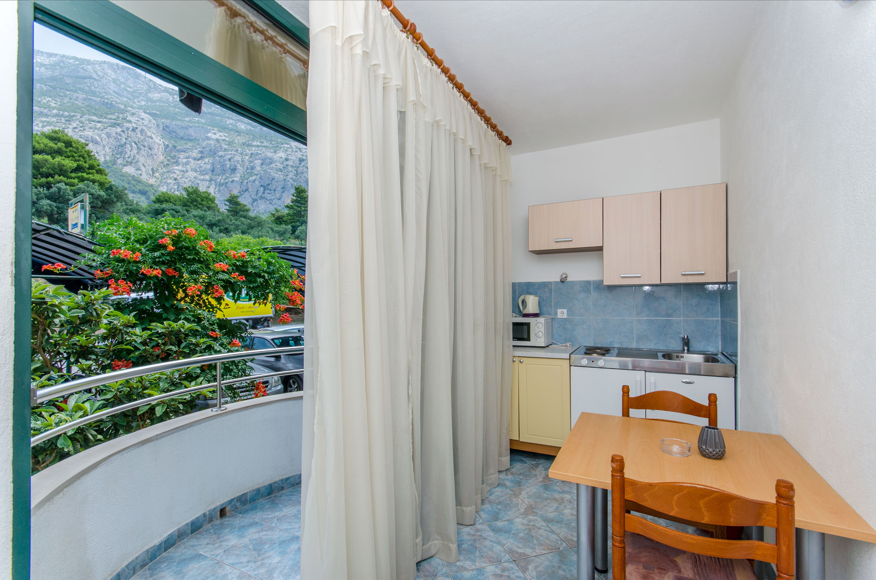 Apartment and Rooms Ivan 45191-A9