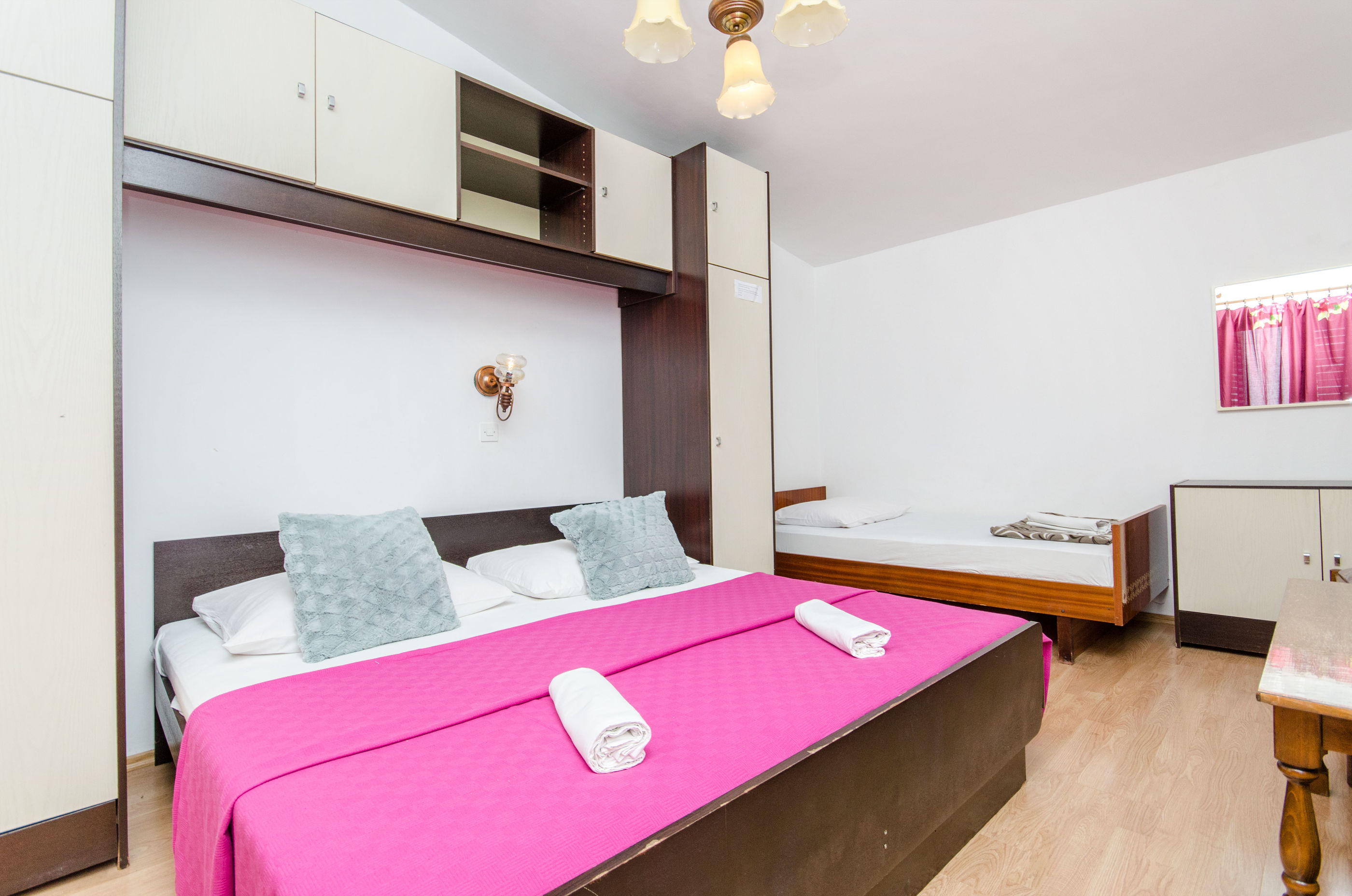 Apartment and Rooms Ivan 45191-S13