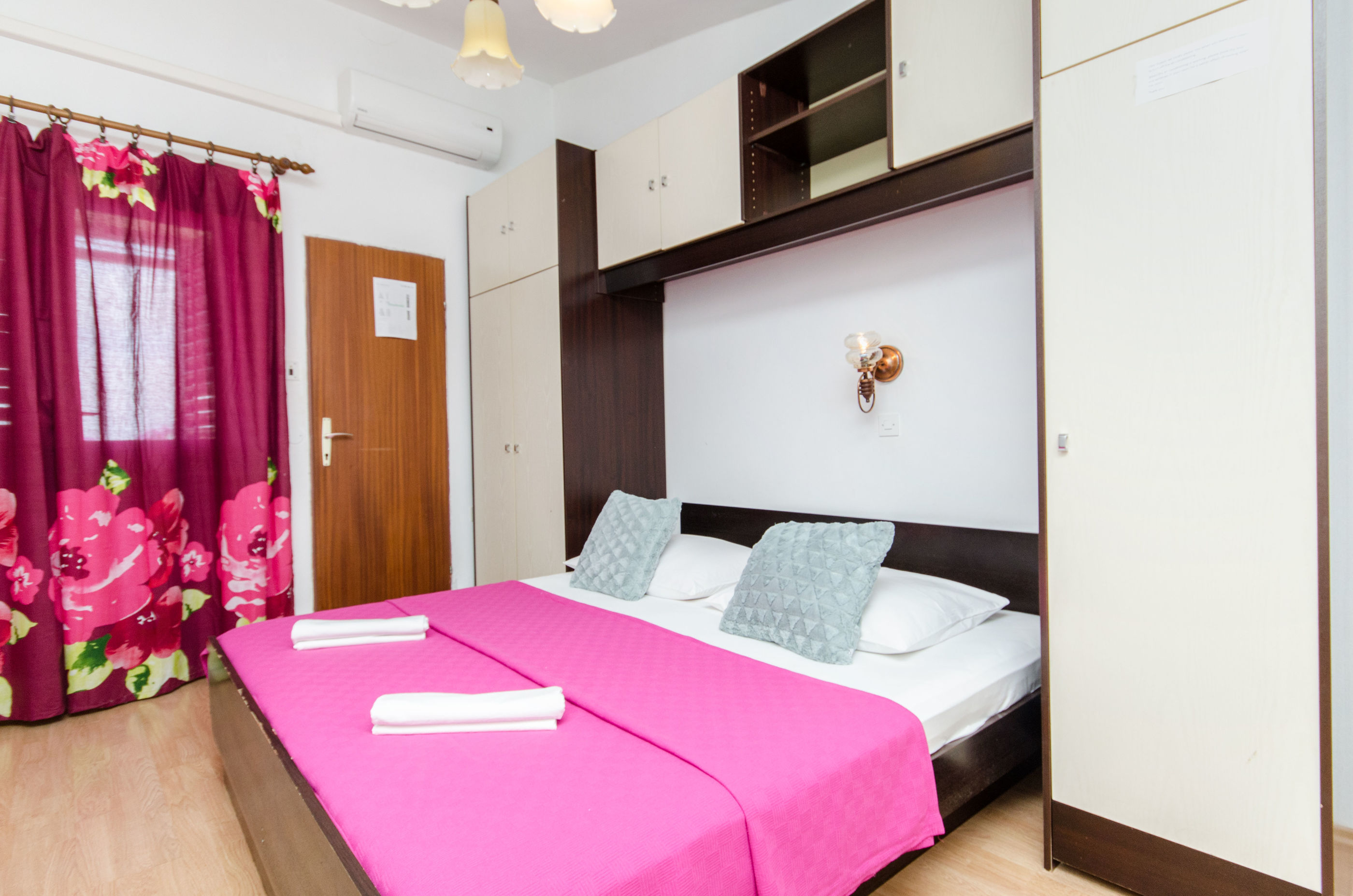 Apartment and Rooms Ivan 45191-S13