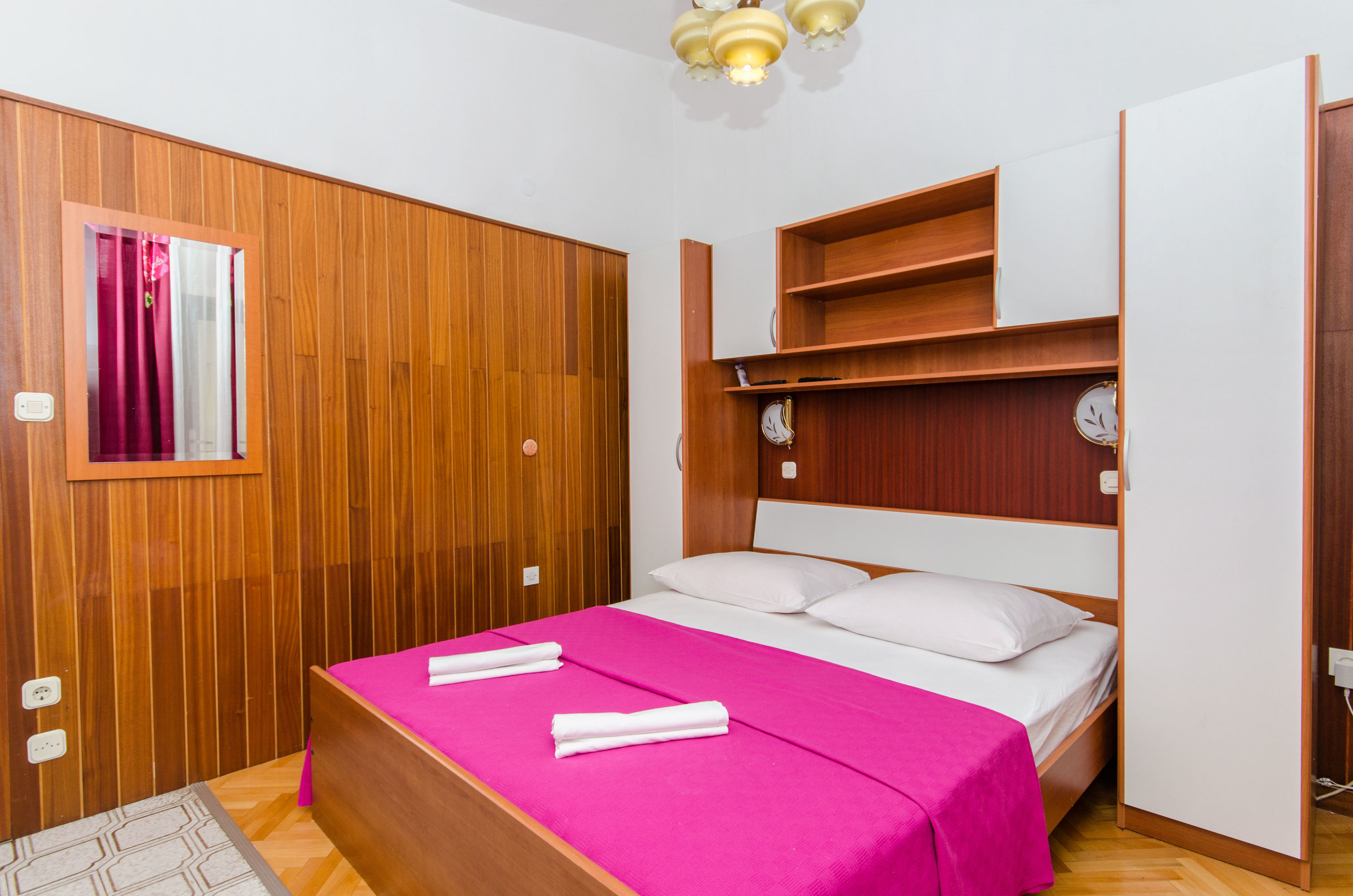 Apartment and Rooms Ivan 45191-A15