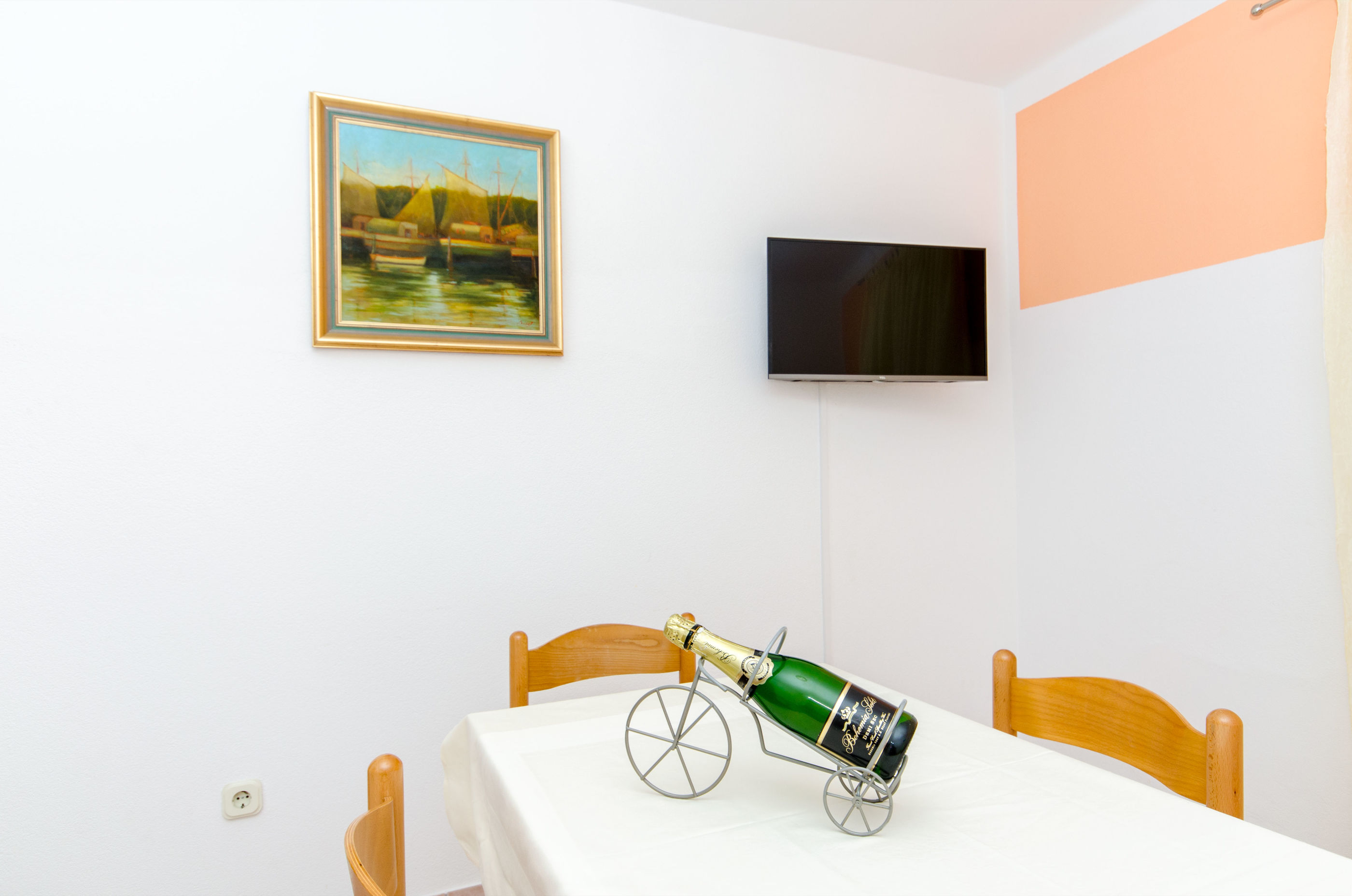 Apartments Mateo 49731-A3