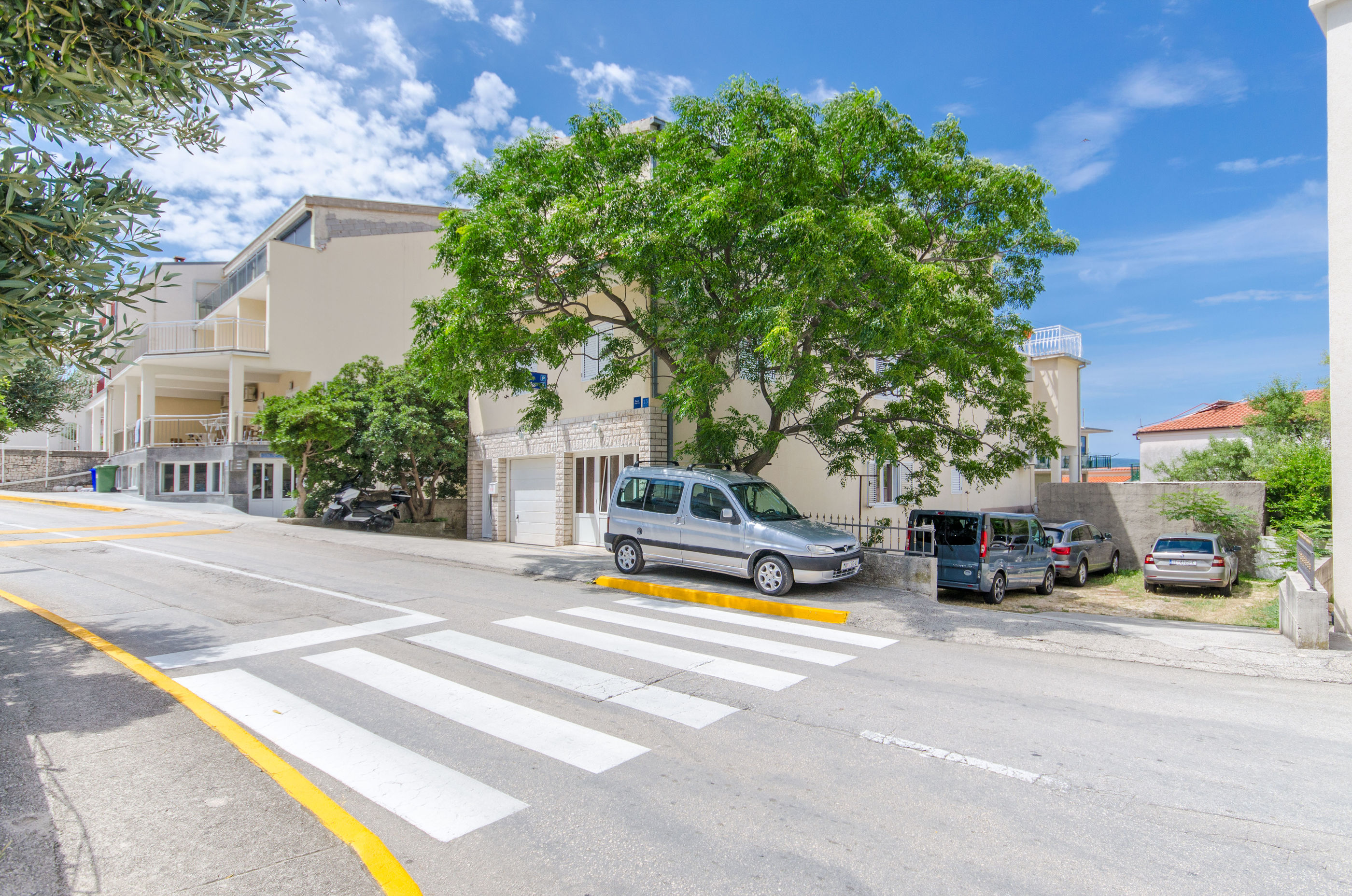 Apartments Mateo 49731-A2