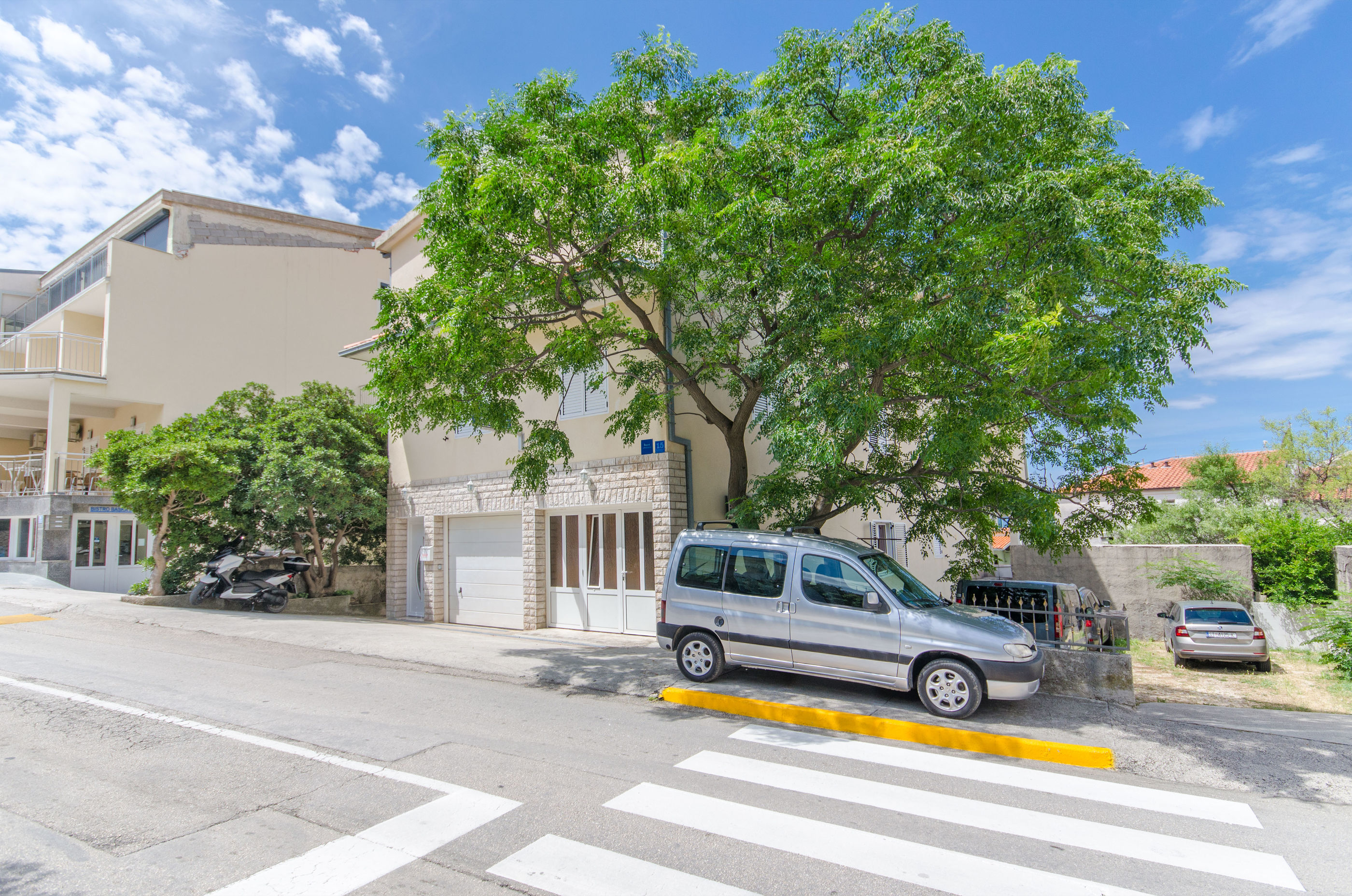 Apartments Mateo 49731-A2