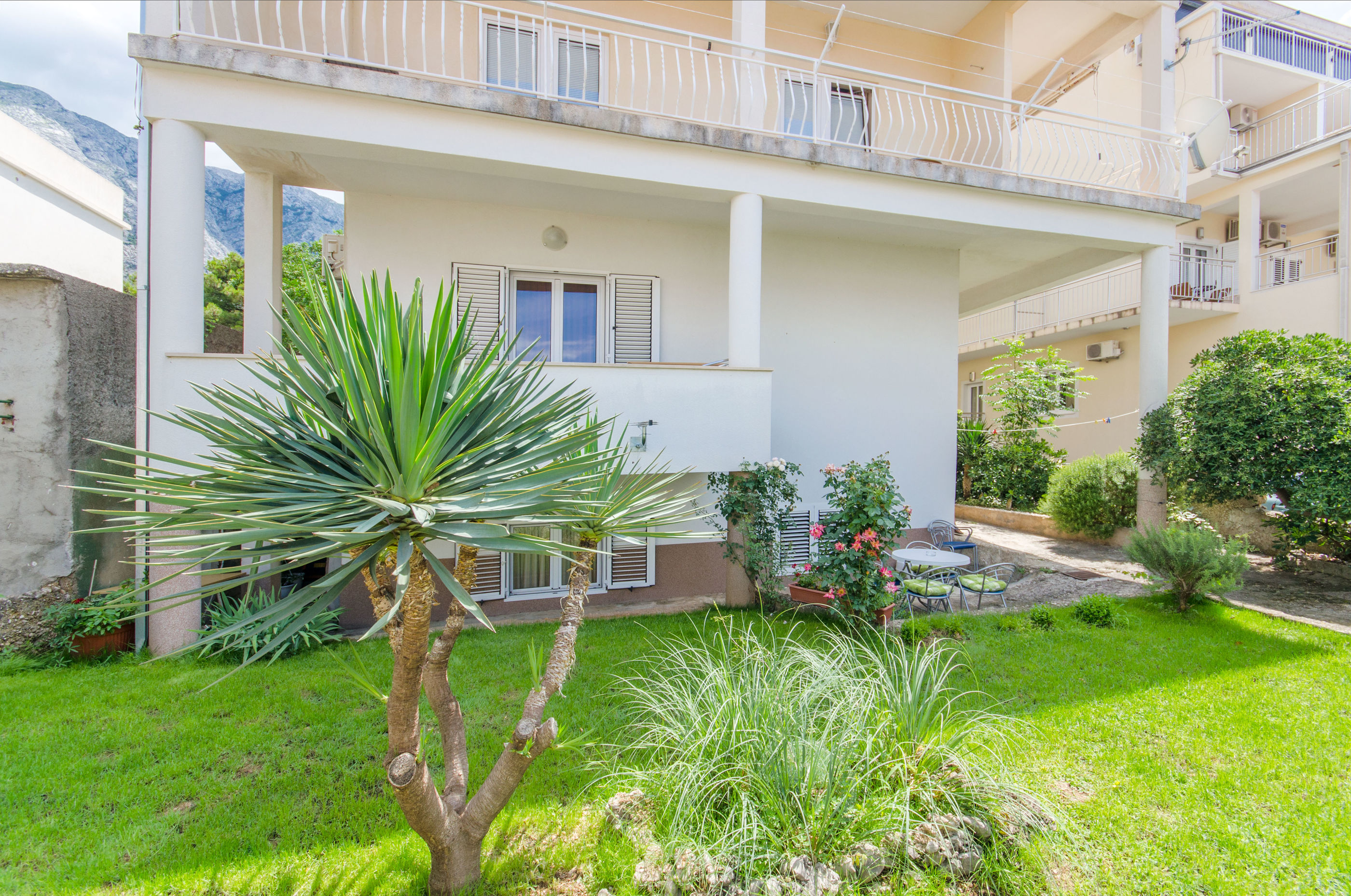 Apartments Mateo 49731-A2