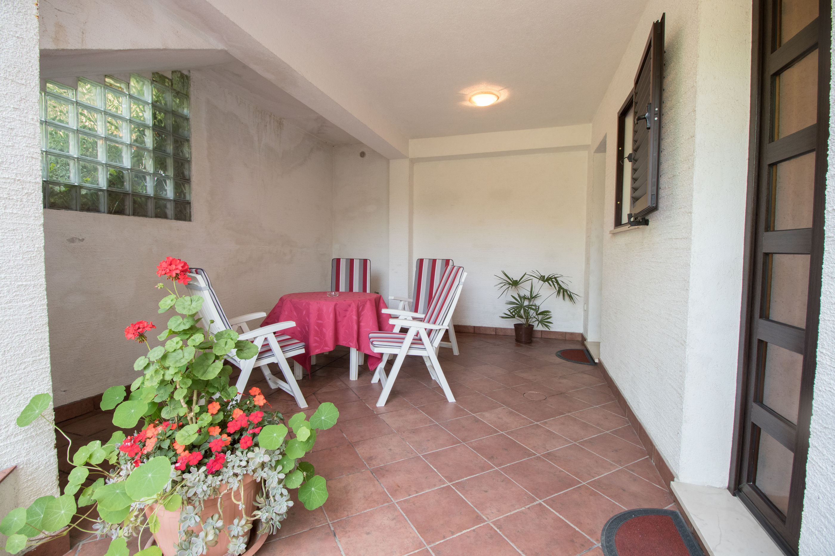 Apartments Laura 65931-A1