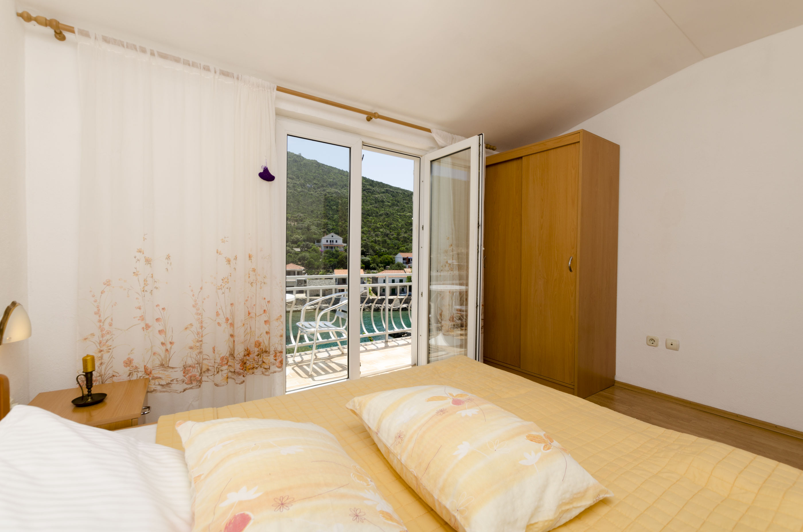 Apartments Dinko 37851-A1