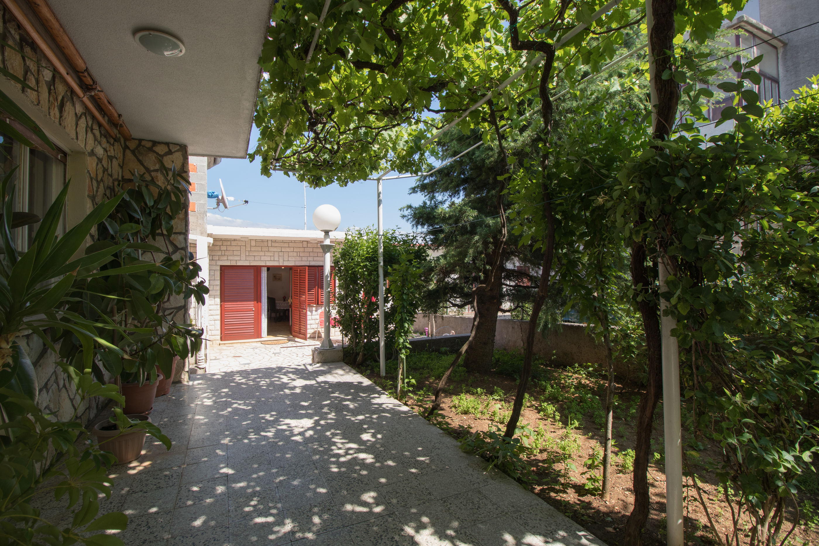 Apartments Gorana 60351-A1