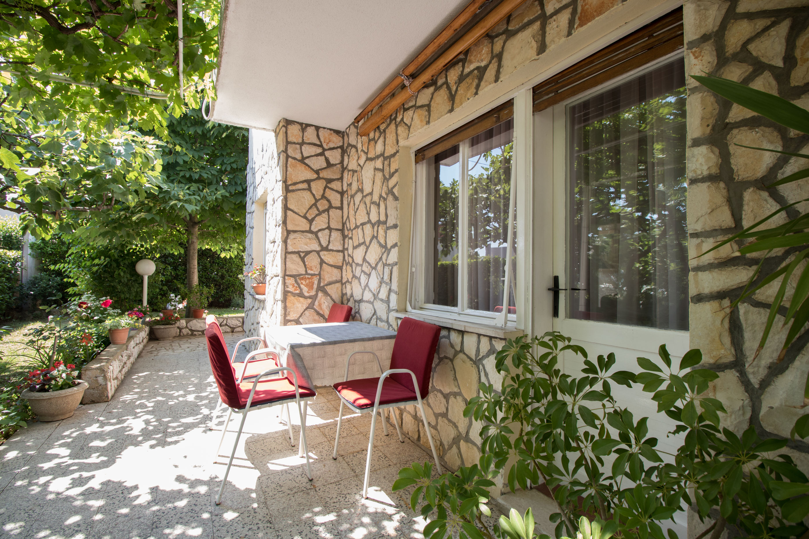Apartments Gorana 60351-A1