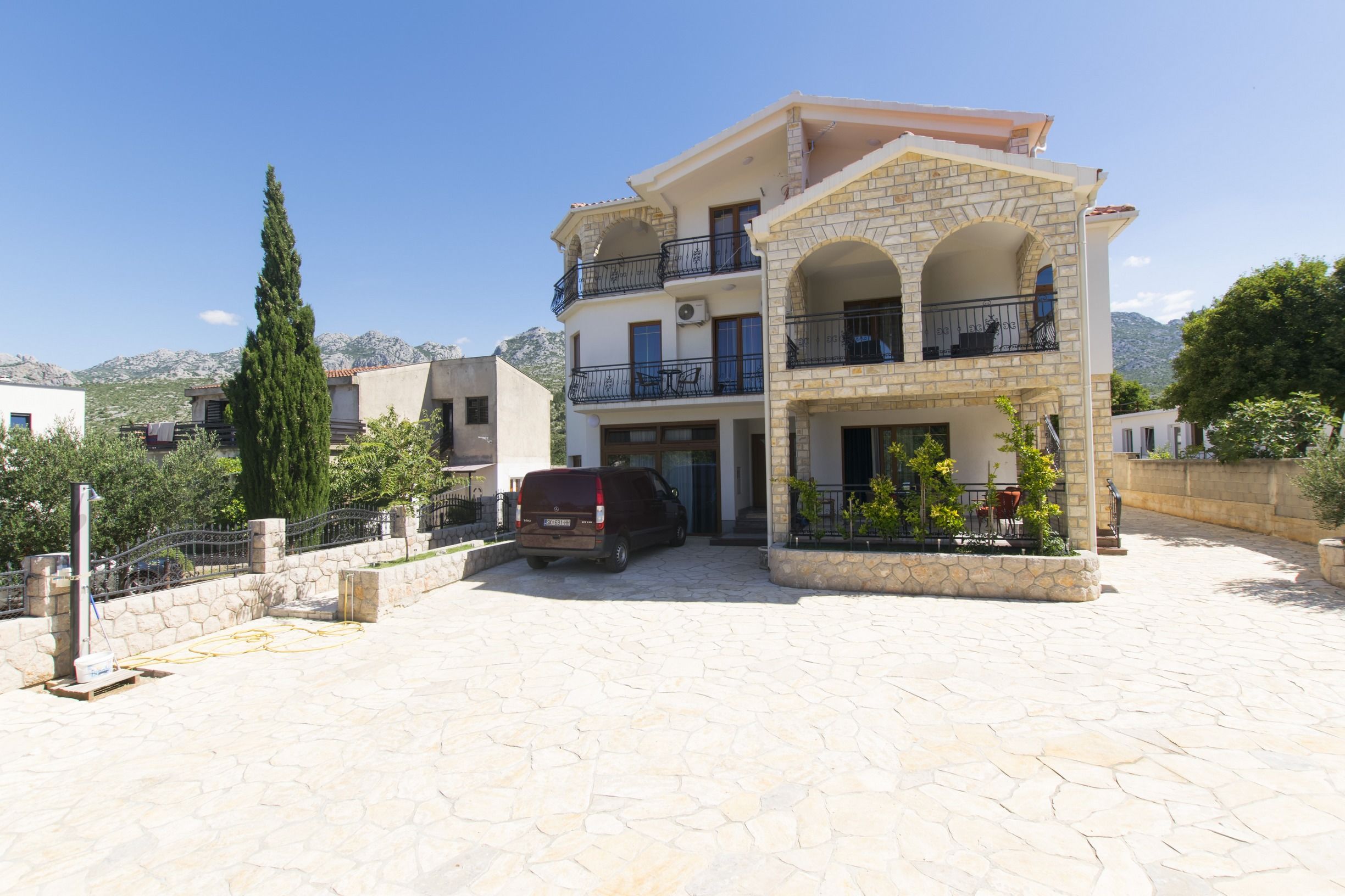 Rooms Nada Accommodation in Seline