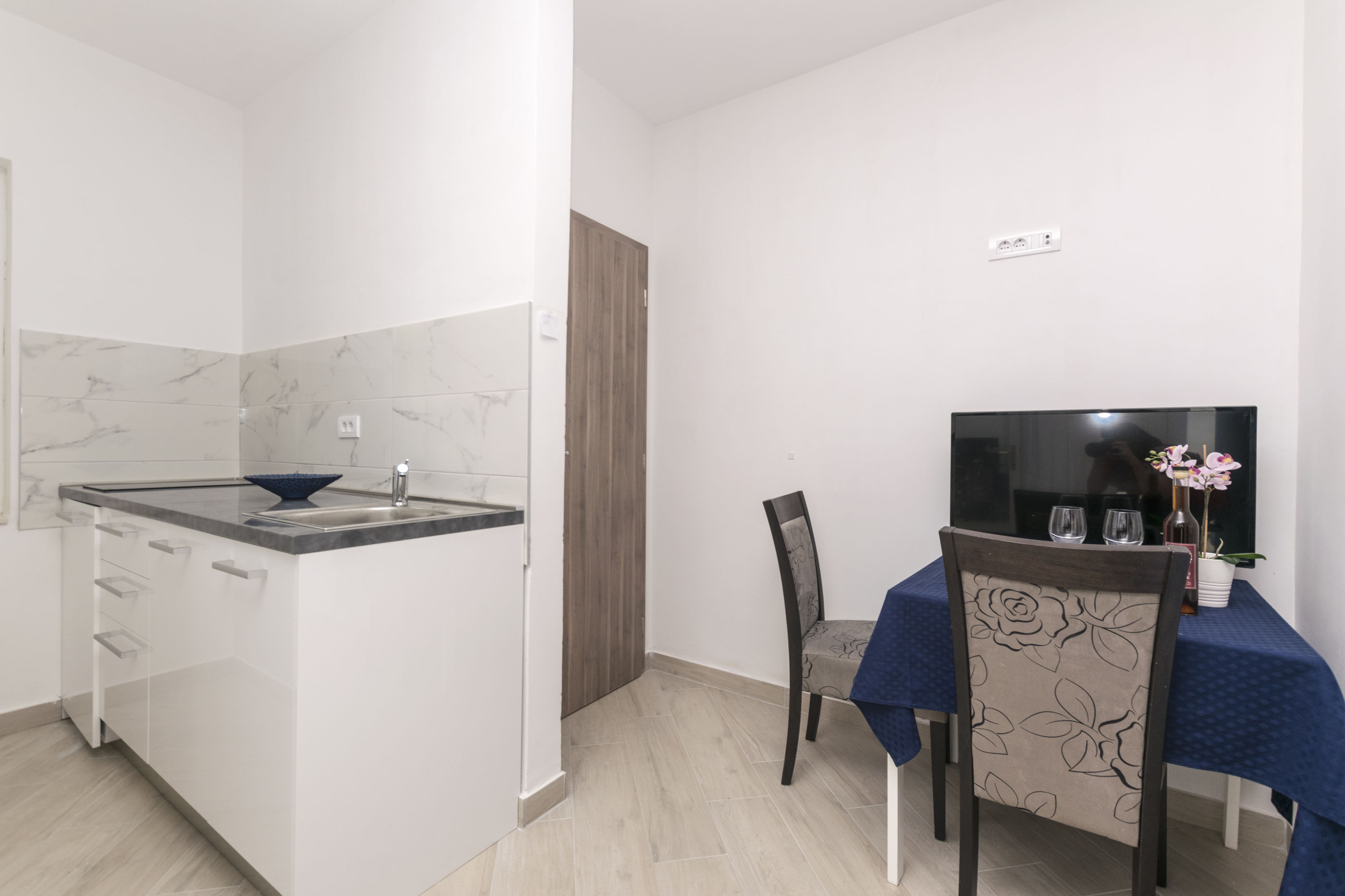 Apartments Tina 14241-A4
